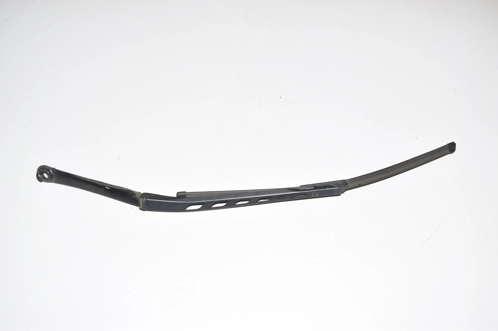 Front Wiper Arms – OEM 7035099 · BMW 5 (E60) BMW 5 (E60) 520 d 2005