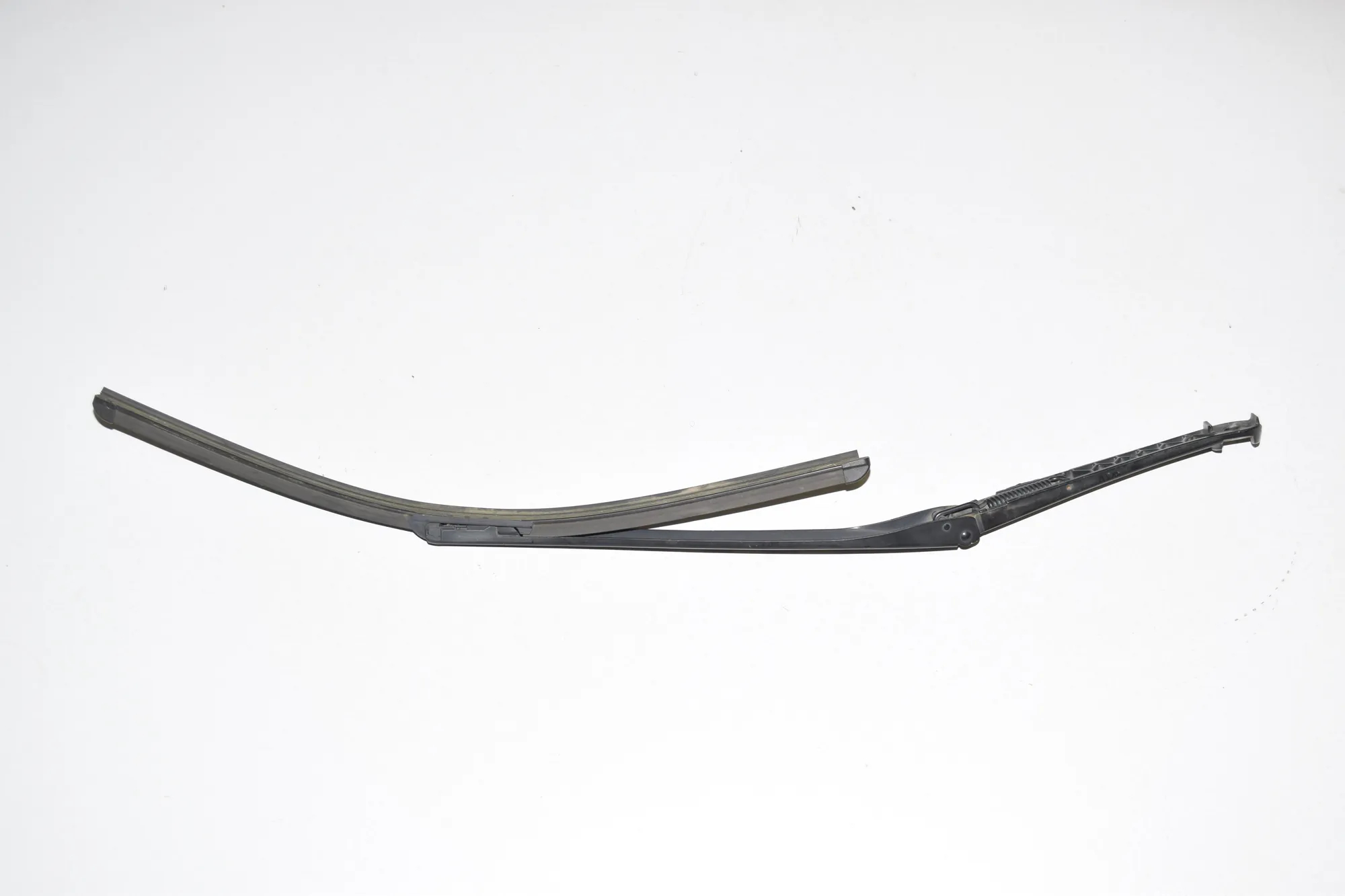 Front Wiper Arms – OEM 7035099 · BMW 5 (E60) BMW 5 (E60) 520 d 2005 – 3