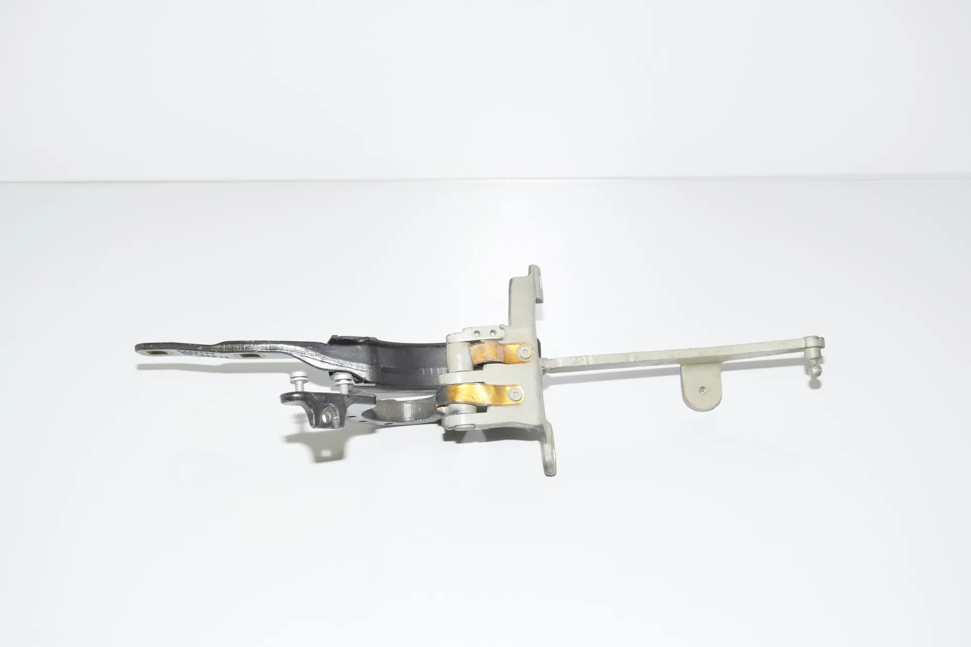Left Side Bootlid Hinge – OEM 7206639 · BMW 5 Touring (F11) BMW 5 Touring (F11) 530 d 2012 – 2