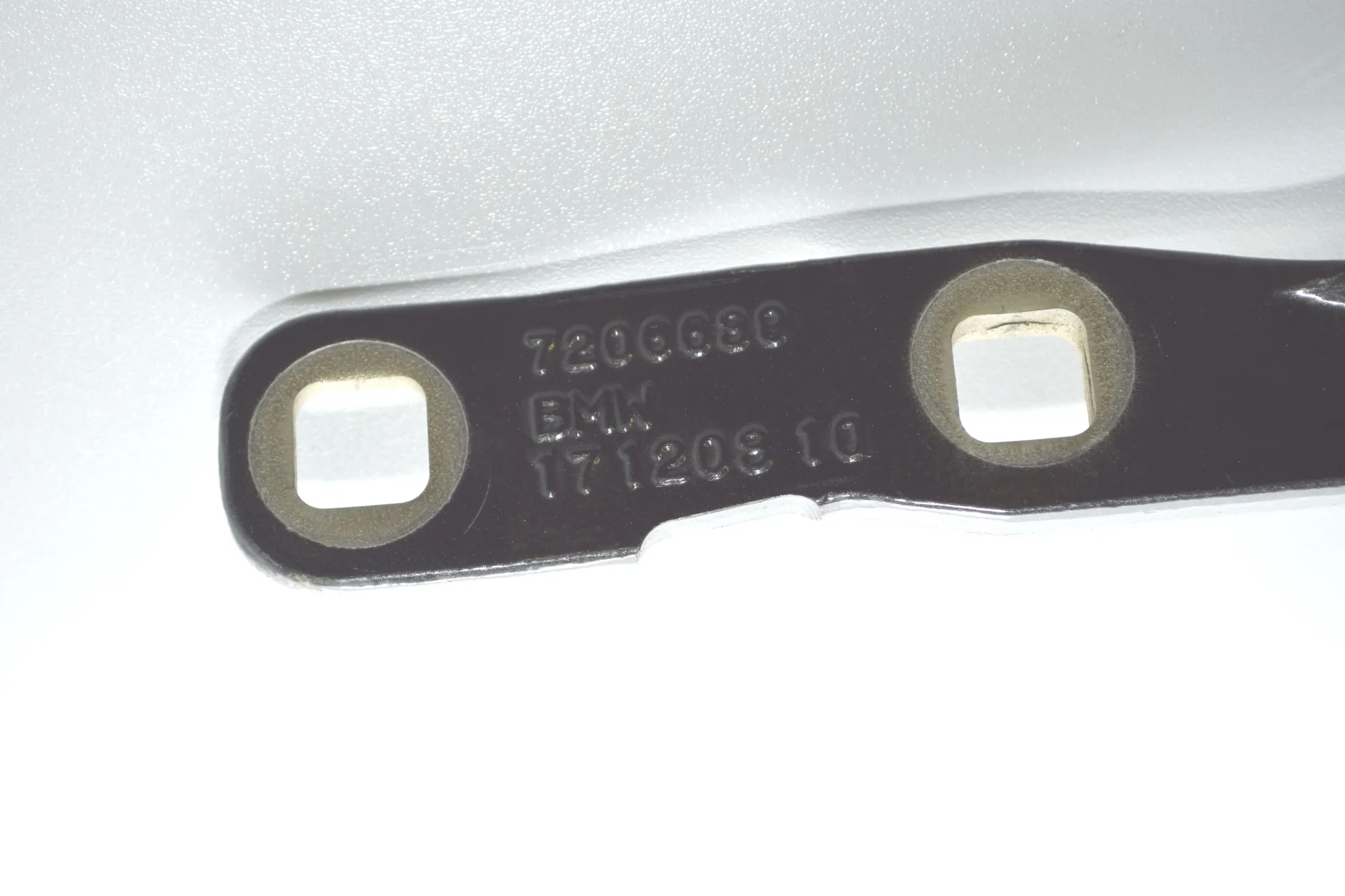 Left Side Bootlid Hinge – OEM 7206639 · BMW 5 Touring (F11) BMW 5 Touring (F11) 530 d 2012 – 6