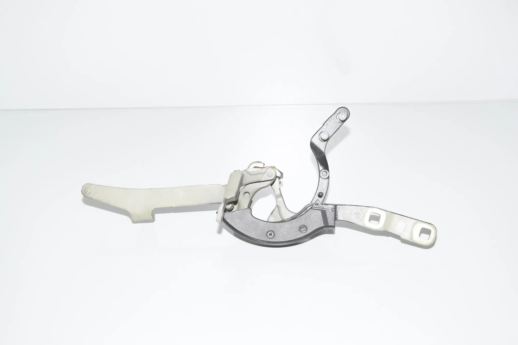 Left Side Bootlid Hinge – OEM 7206639 · BMW 5 Touring (F11) BMW 5 Touring (F11) 530 d 2012 – 3