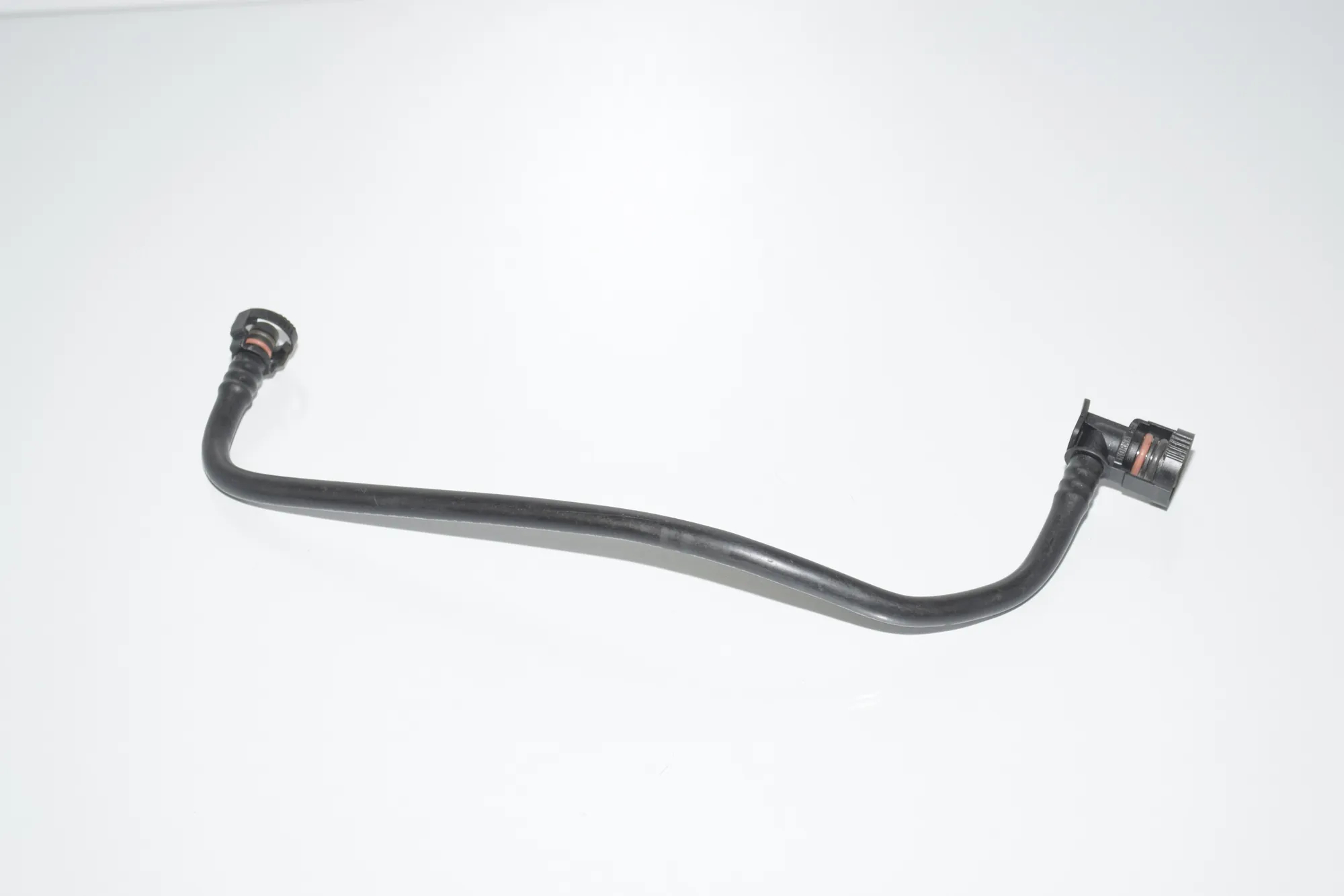 Vacuum Tube – OEM 13907521857 · BMW 5 (E60) BMW 5 (E60) 520 i 2003 – 4