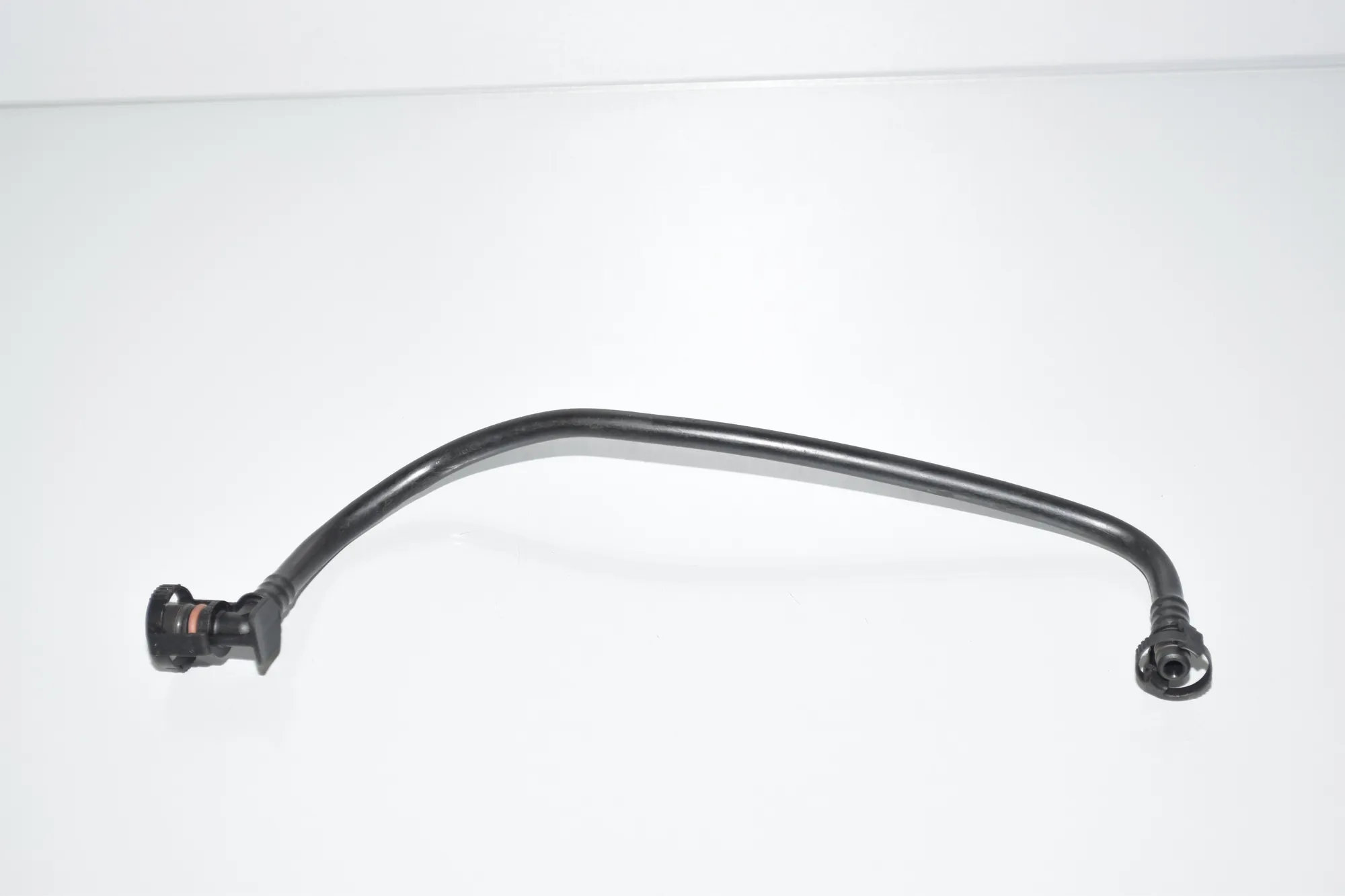 Vacuum Tube – OEM 13907521857 · BMW 5 (E60) BMW 5 (E60) 520 i 2003 – 3