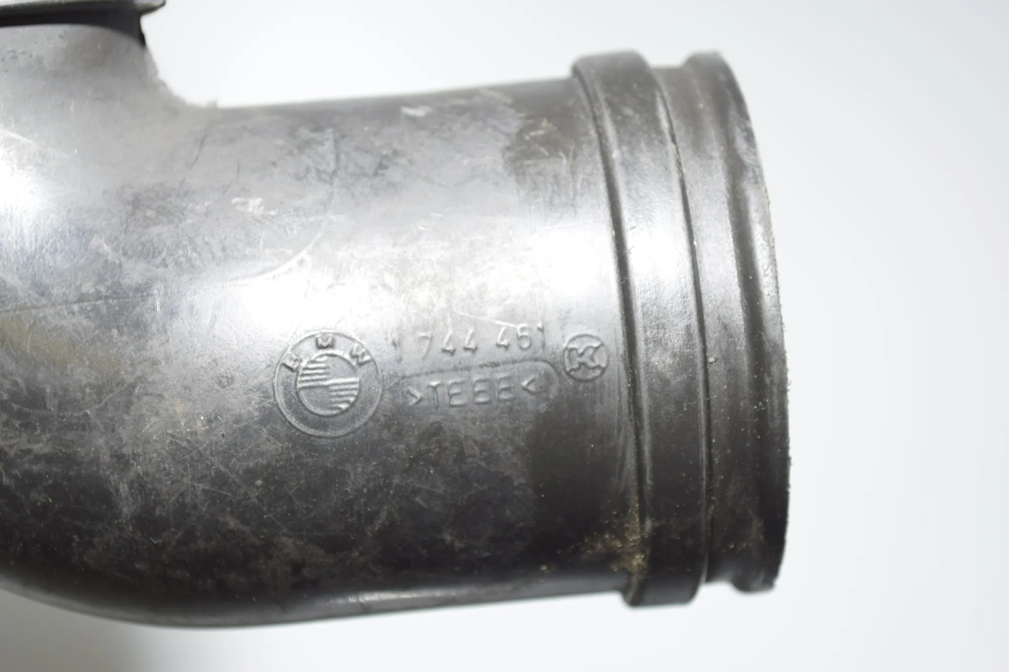 Air Intake Tube – OEM 1744481 · BMW 5 (E39) BMW 5 (E39) 520 i 1997 – 5