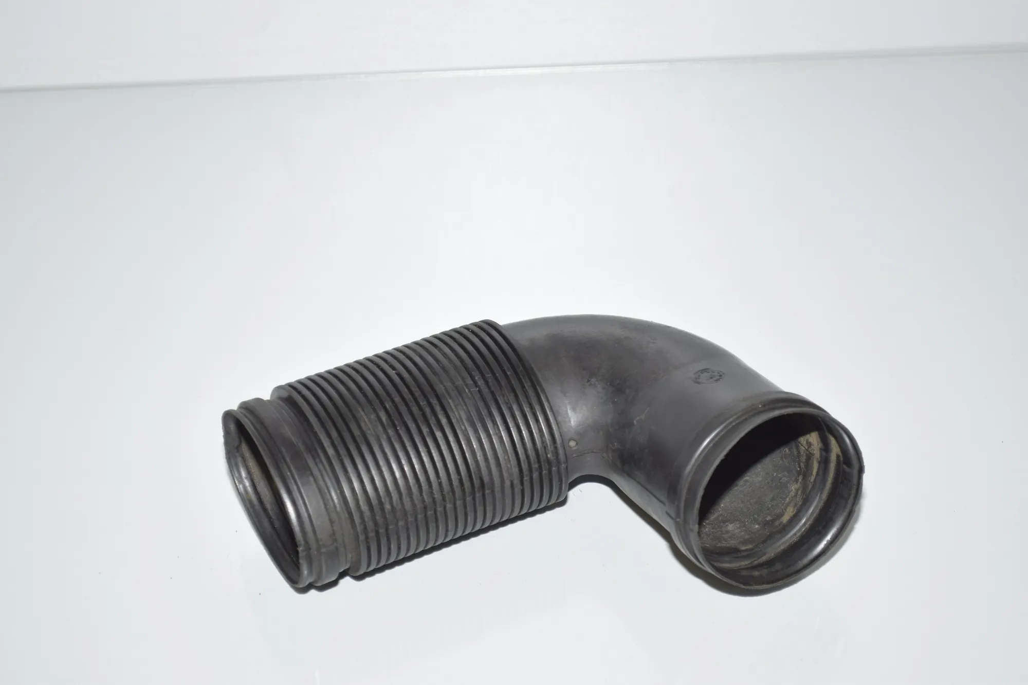 Air Intake Tube – OEM 1744481 · BMW 5 (E39) BMW 5 (E39) 520 i 1997 – 2