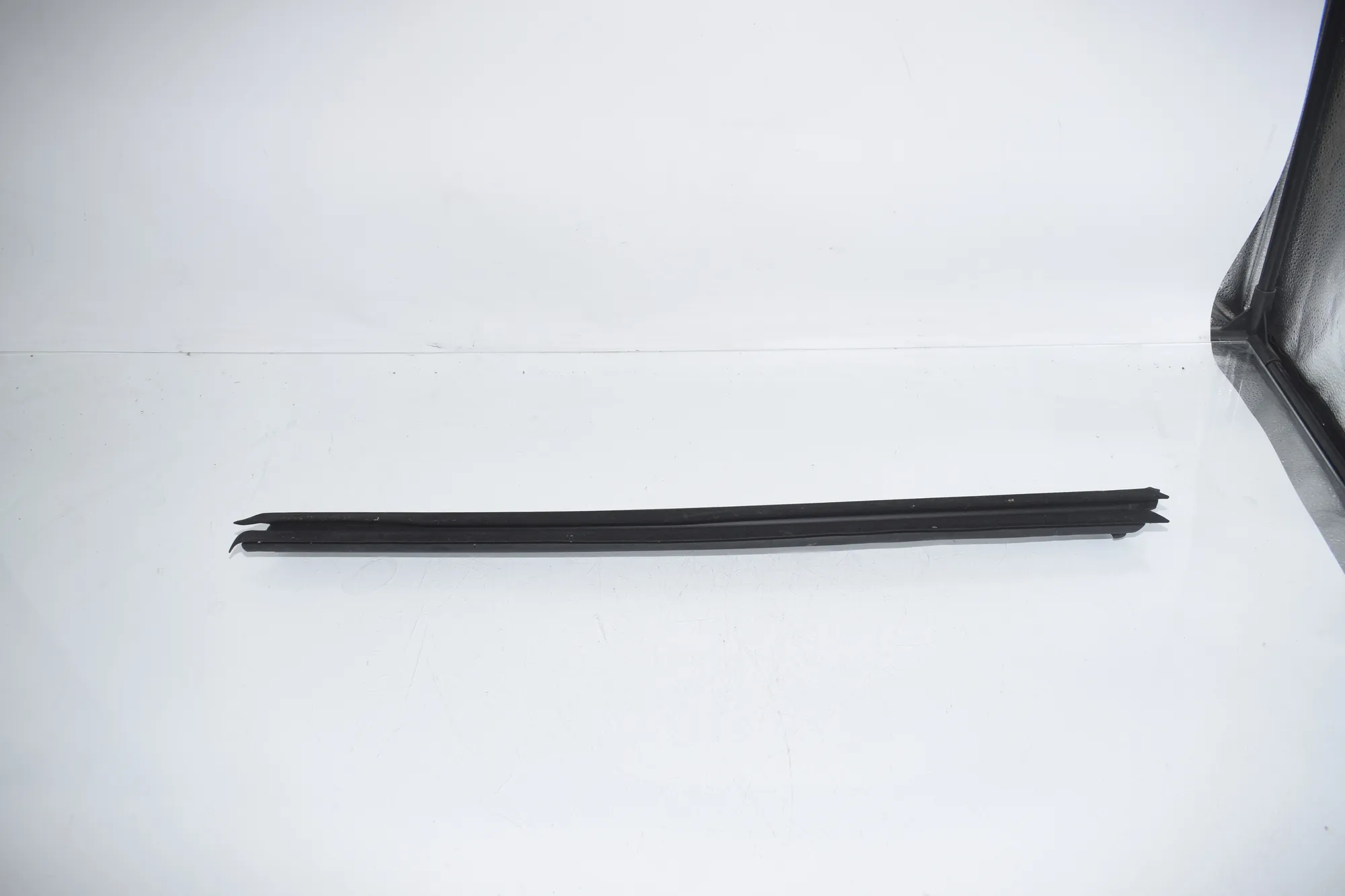Front Left Door Window Strip – OEM 51337393417 · BMW X3 (G01, F97) BMW X3 (G01, F97) xDrive 30 i 2017