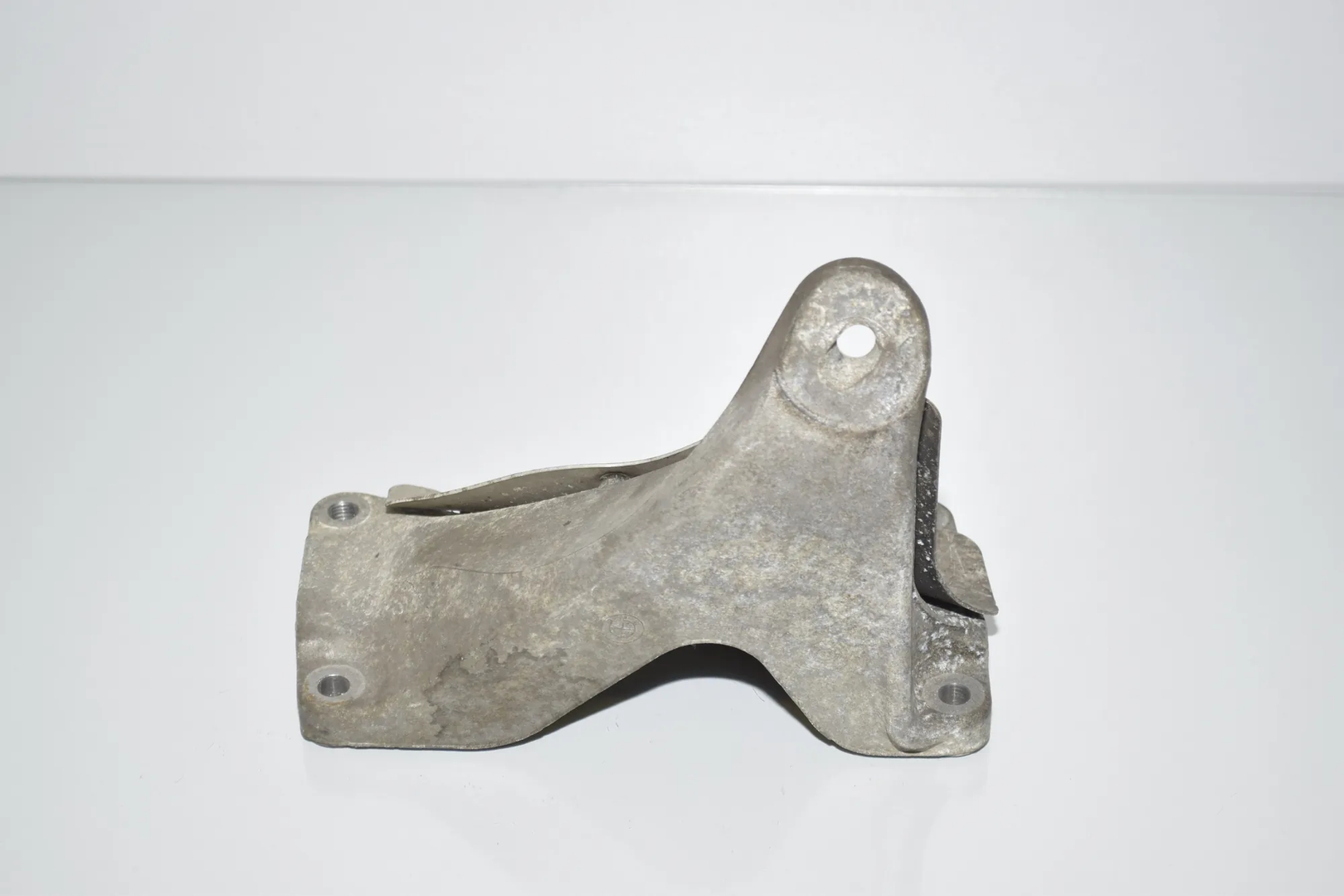 Left Side Engine Bracket – OEM 22112283203 · BMW 3 3 Coupe (E92) (2005 - 2013) M (2007 - 2013, 4.0 L, 309 kW) 2008 – 2