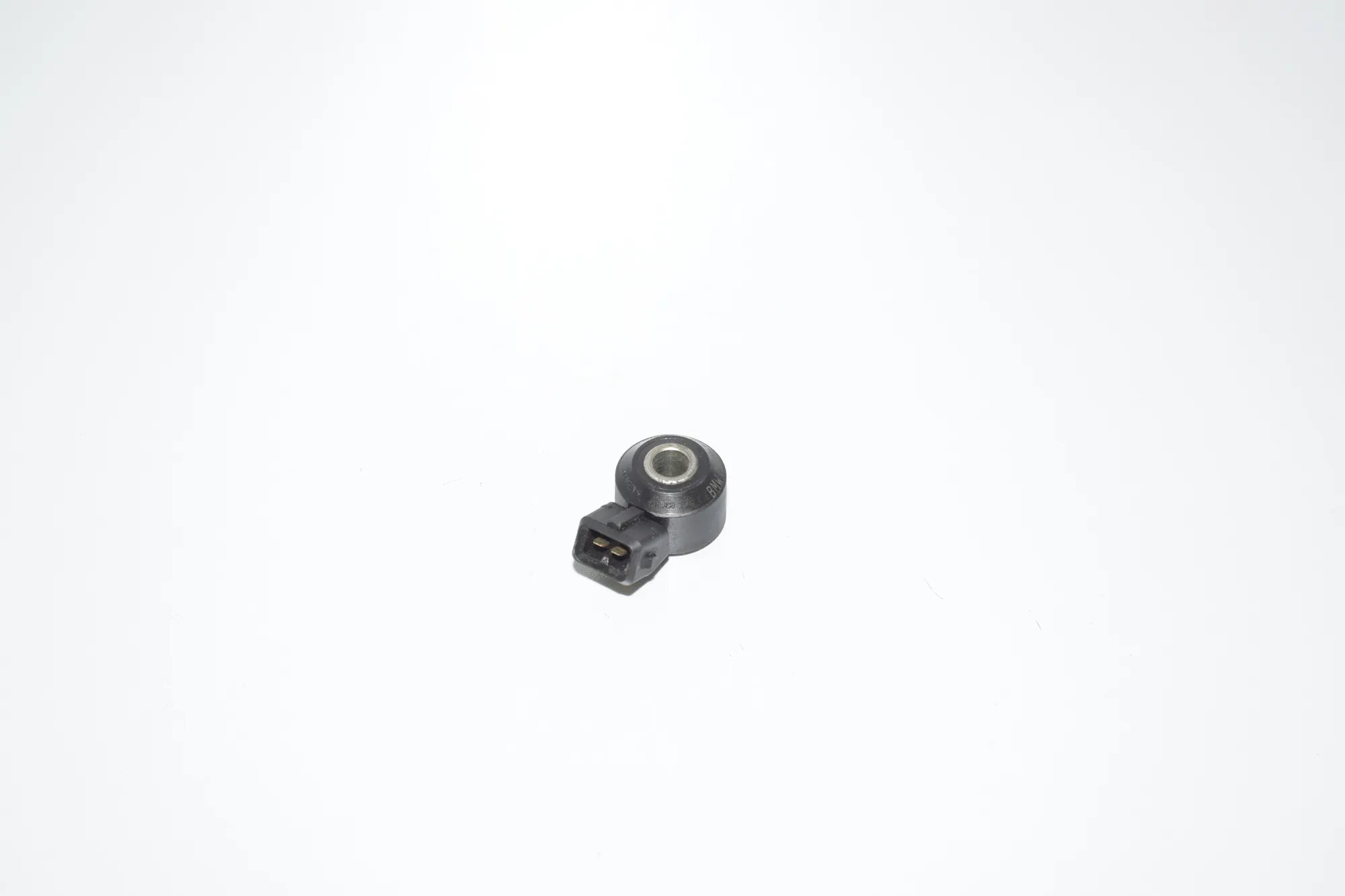 Engine Knock Sensor – OEM 7598861 · BMW 5 Gran Turismo (F07) BMW 5 Gran Turismo (F07) 550 i 2011 – 2