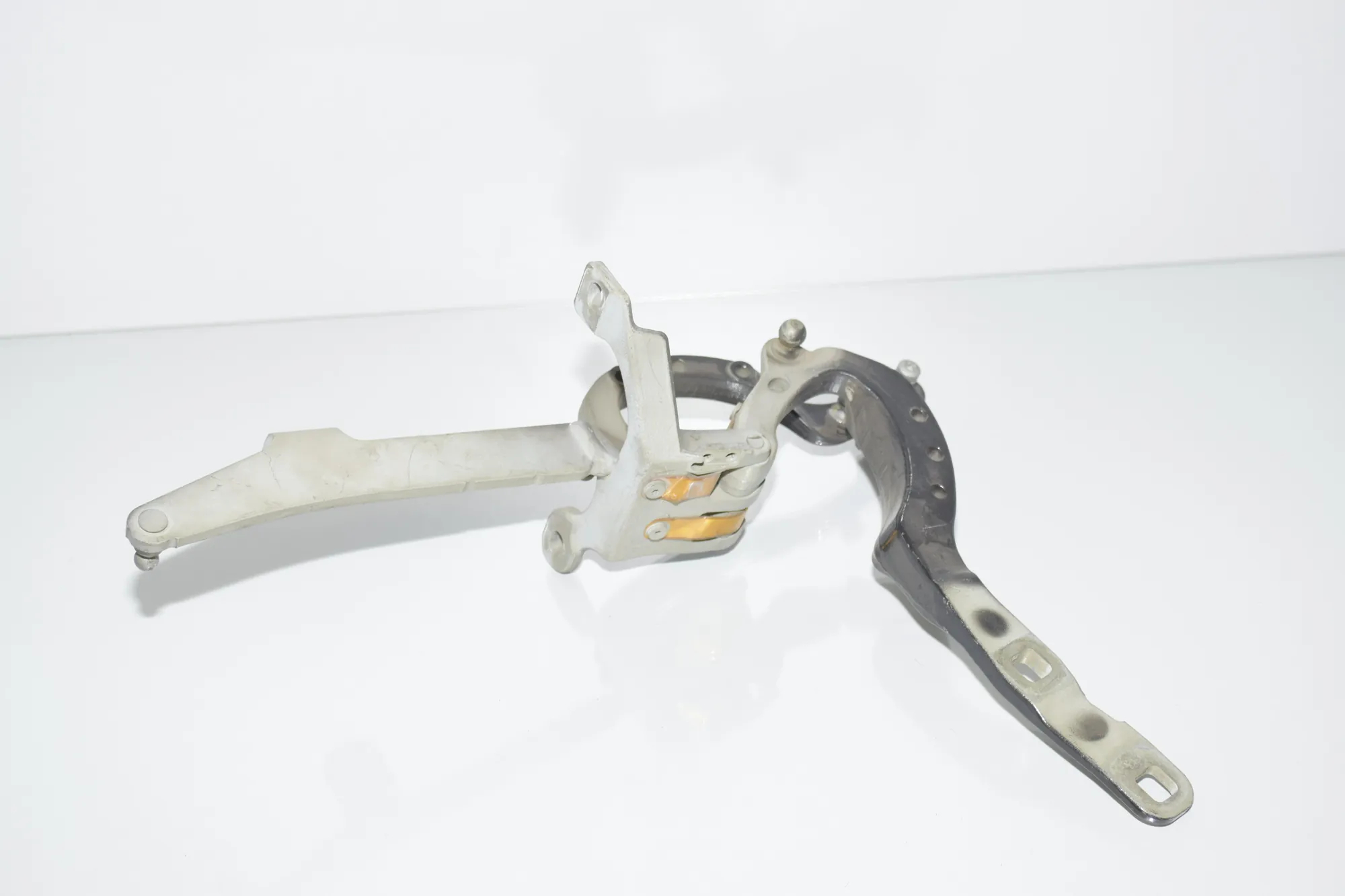 Right Side Bootlid Hinge – OEM 7206640 · BMW 5 Touring (F11) BMW 5 Touring (F11) 520 d 2013 – 3