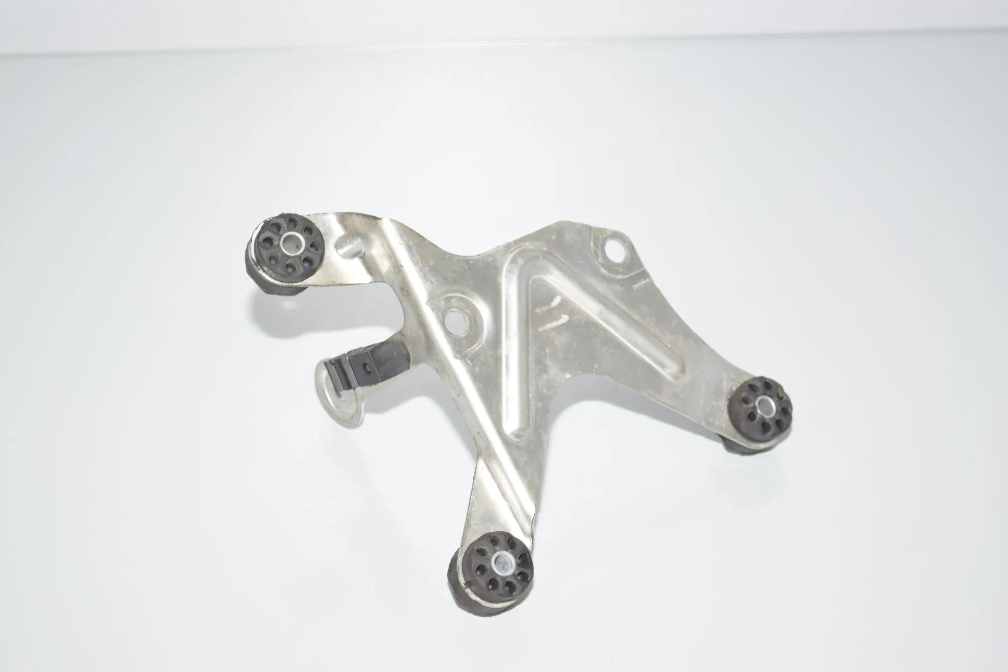 ABS Pump Holder – OEM 6775355 · BMW 5 (F10) 525 d 2011