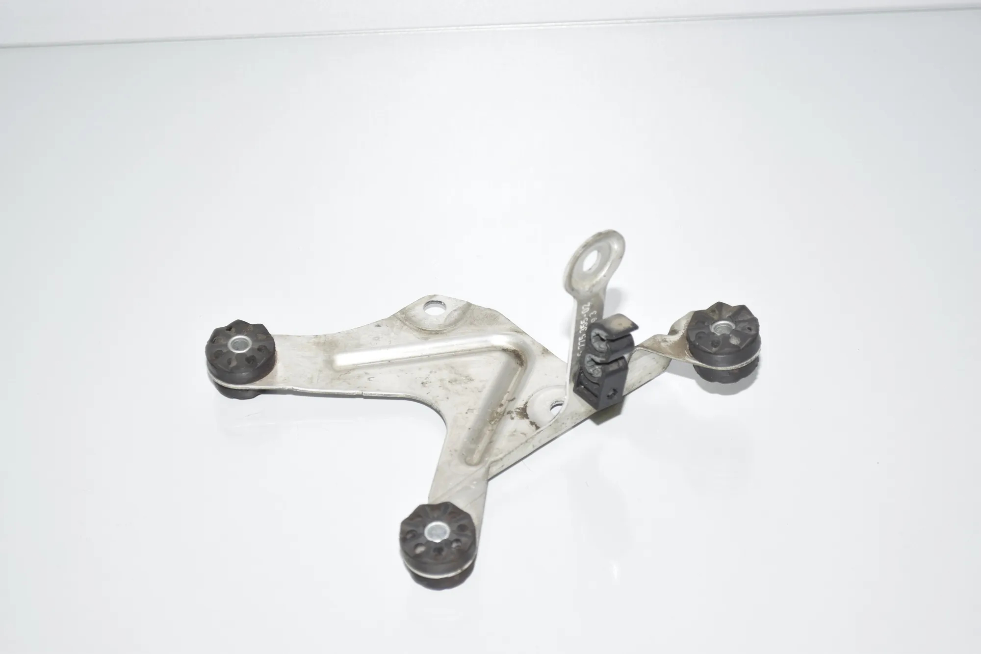 ABS Pump Holder – OEM 6775355 · BMW 5 (F10) 525 d 2011 – 2