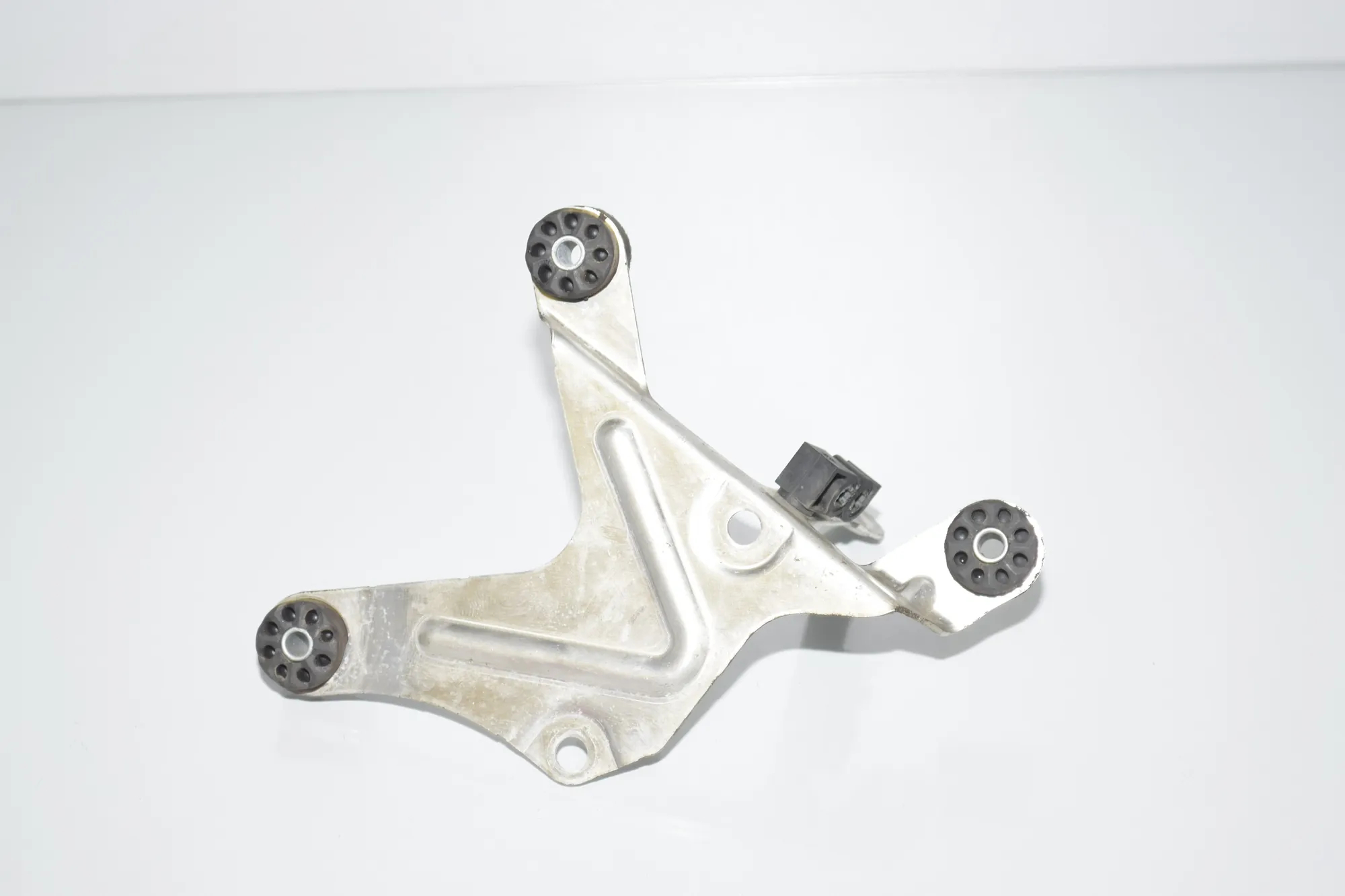 ABS Pump Holder – OEM 6775355 · BMW 5 (F10) 525 d 2011 – 3