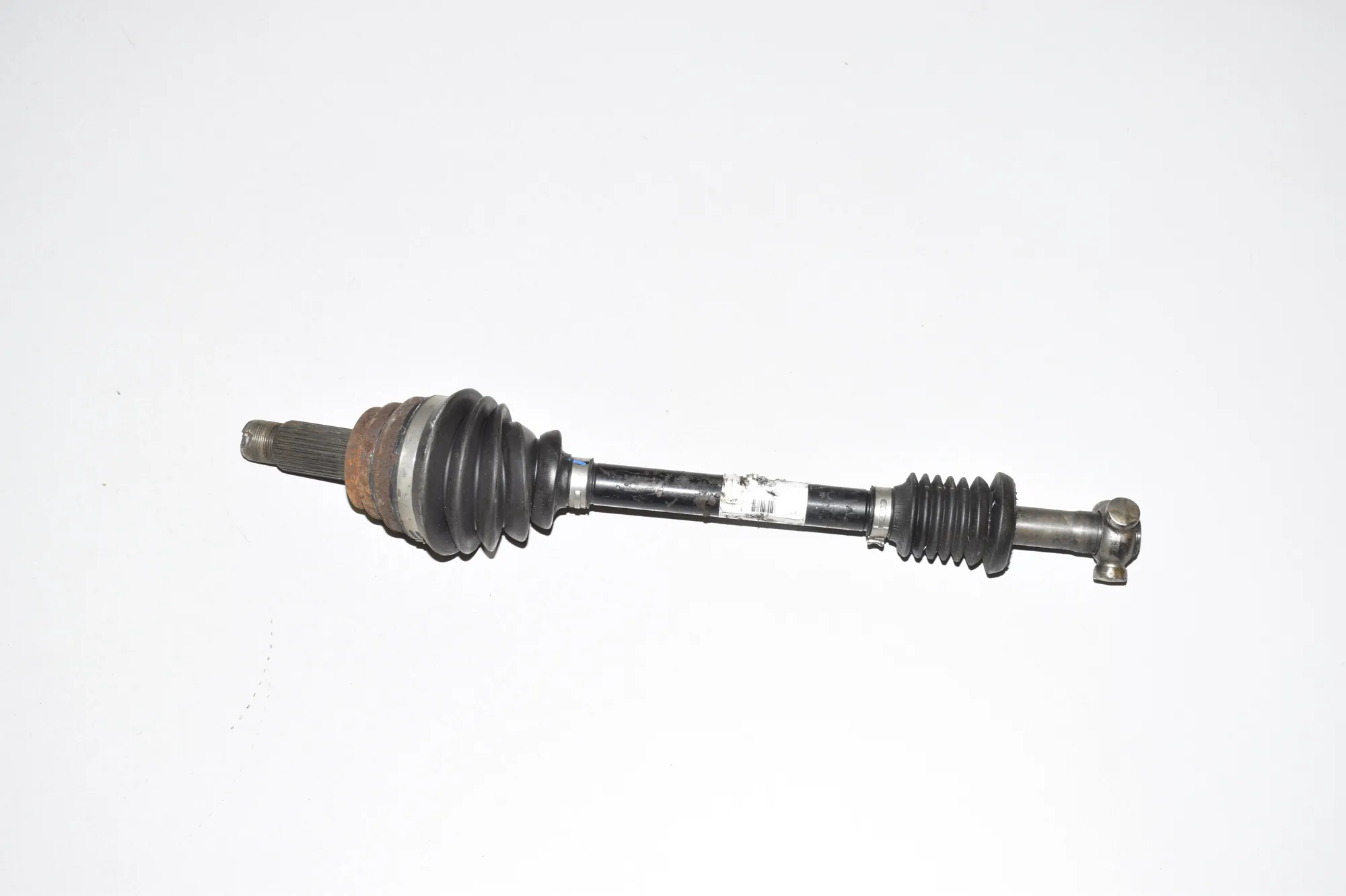 Front Right Driveshaft – OEM 31607618680 · BMW 5 Touring (F11) 530 d xDrive 2014 – 2