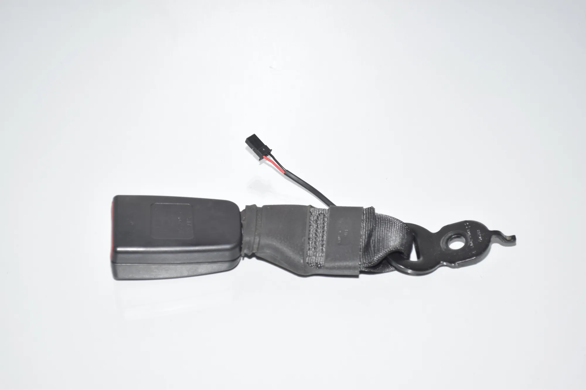 Rear Middle Seat Buckle – OEM 7243275 · BMW 5 (F10) 525 d 2011 – 2