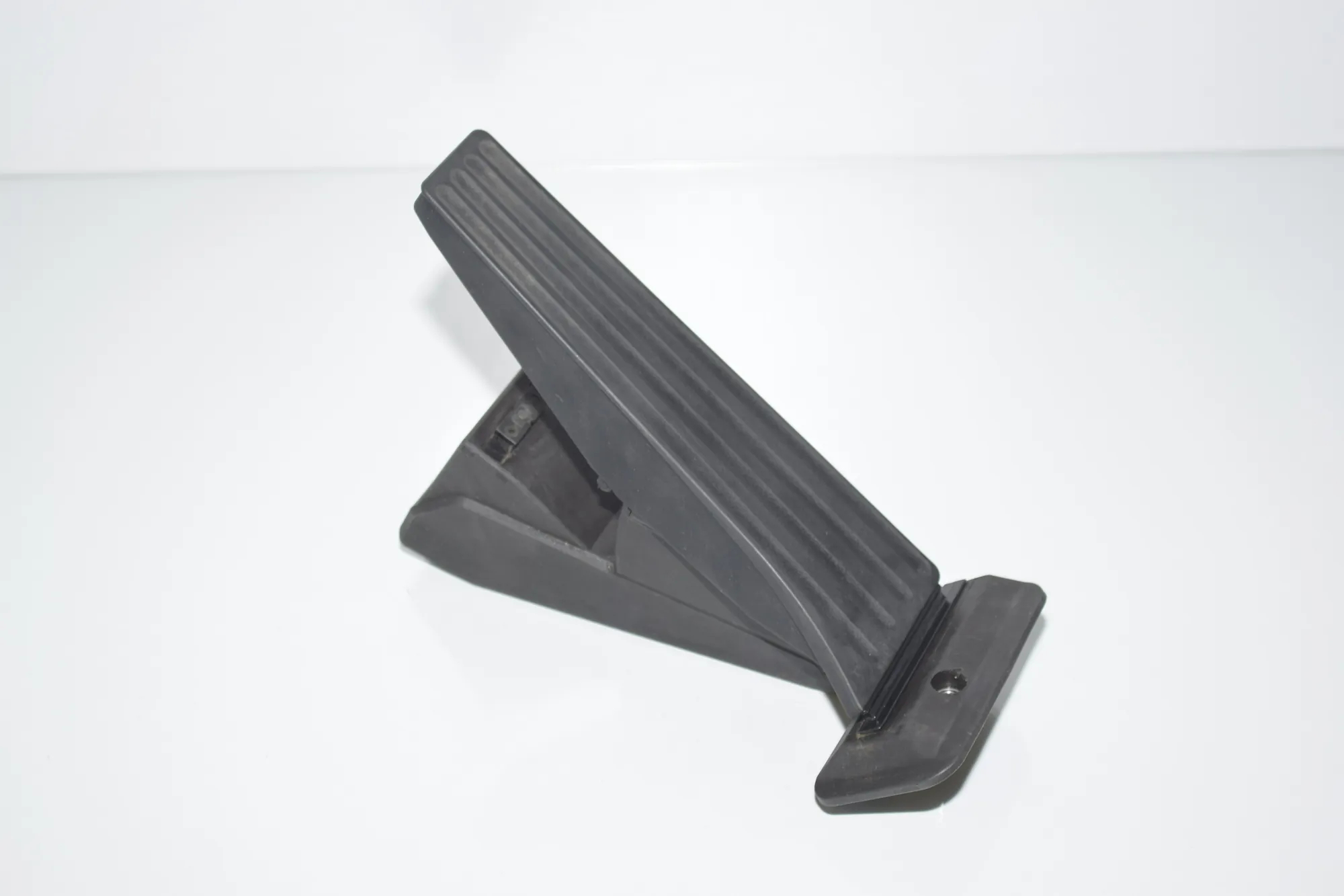 Throttle Pedal – OEM 6789998 · BMW 5 (F10) 525 d 2011