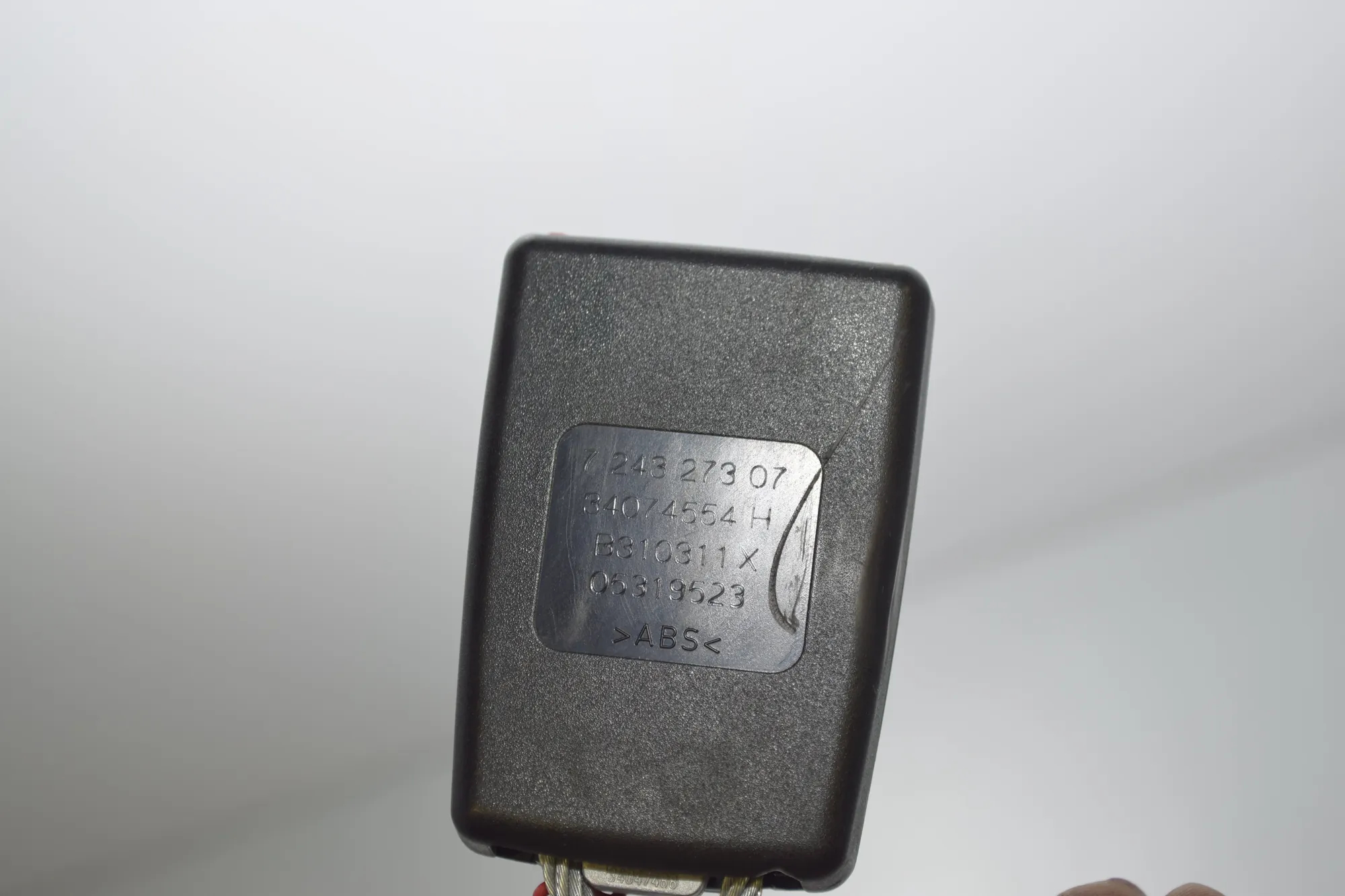 Rear Left Seat Buckle – OEM 7243273 · BMW 5 (F10) 525 d 2011 – 5