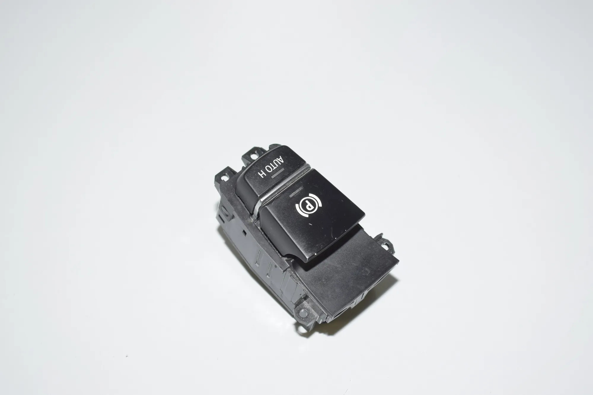 Handbrake Button – OEM 9217594 · BMW 5 (F10) 525 d 2011 – 4