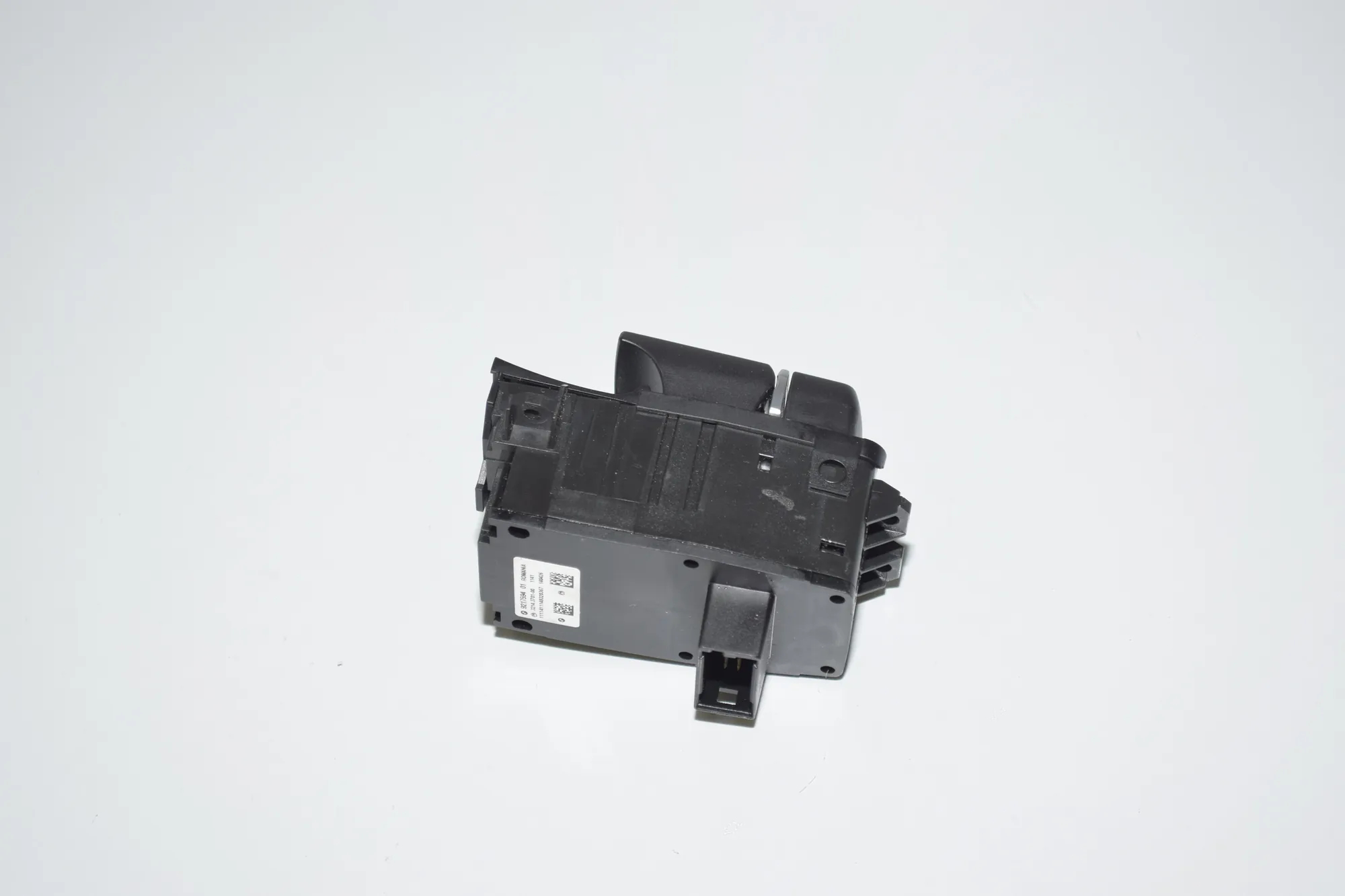 Handbrake Button – OEM 9217594 · BMW 5 (F10) 525 d 2011 – 6