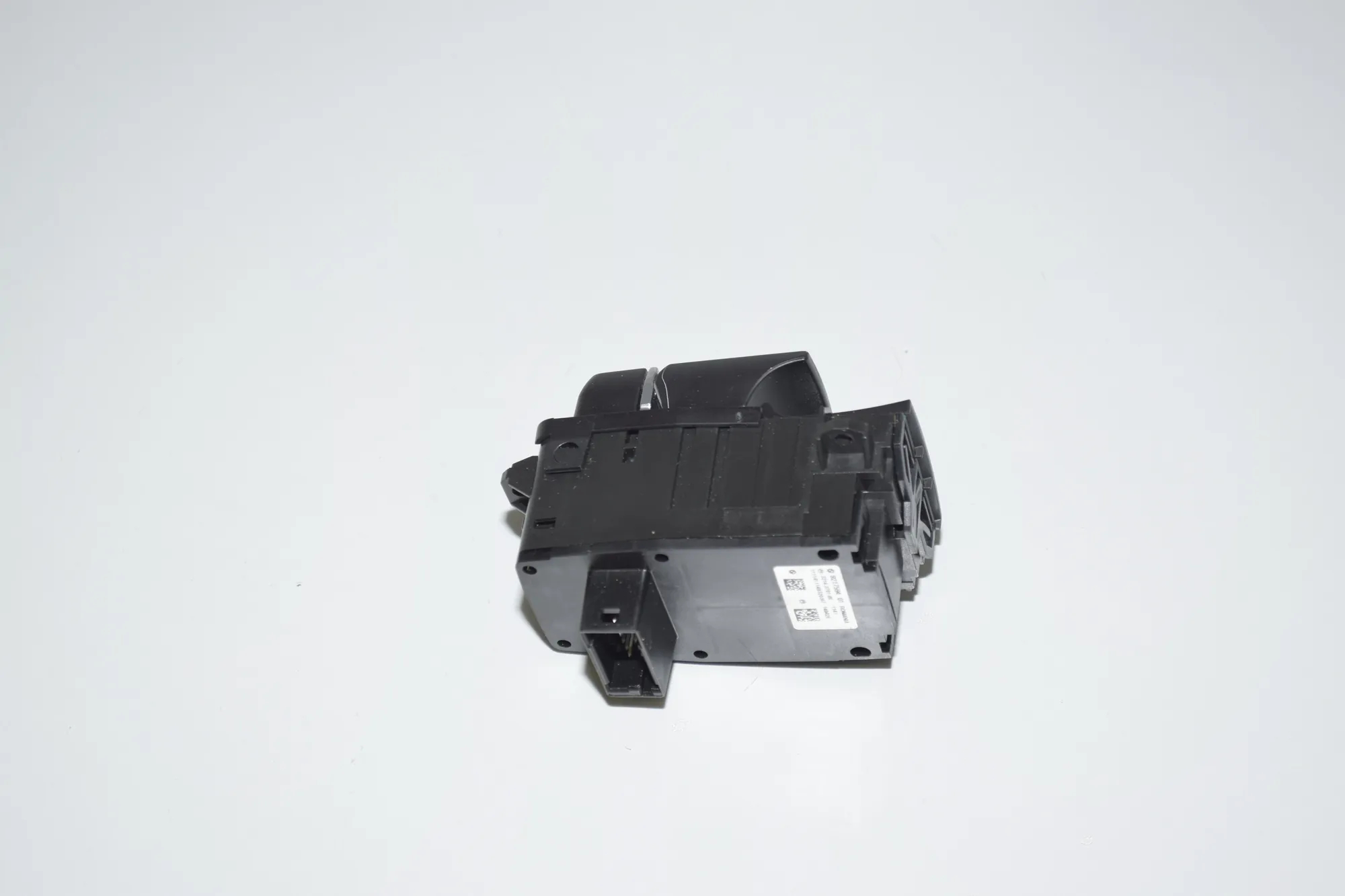 Handbrake Button – OEM 9217594 · BMW 5 (F10) 525 d 2011 – 7