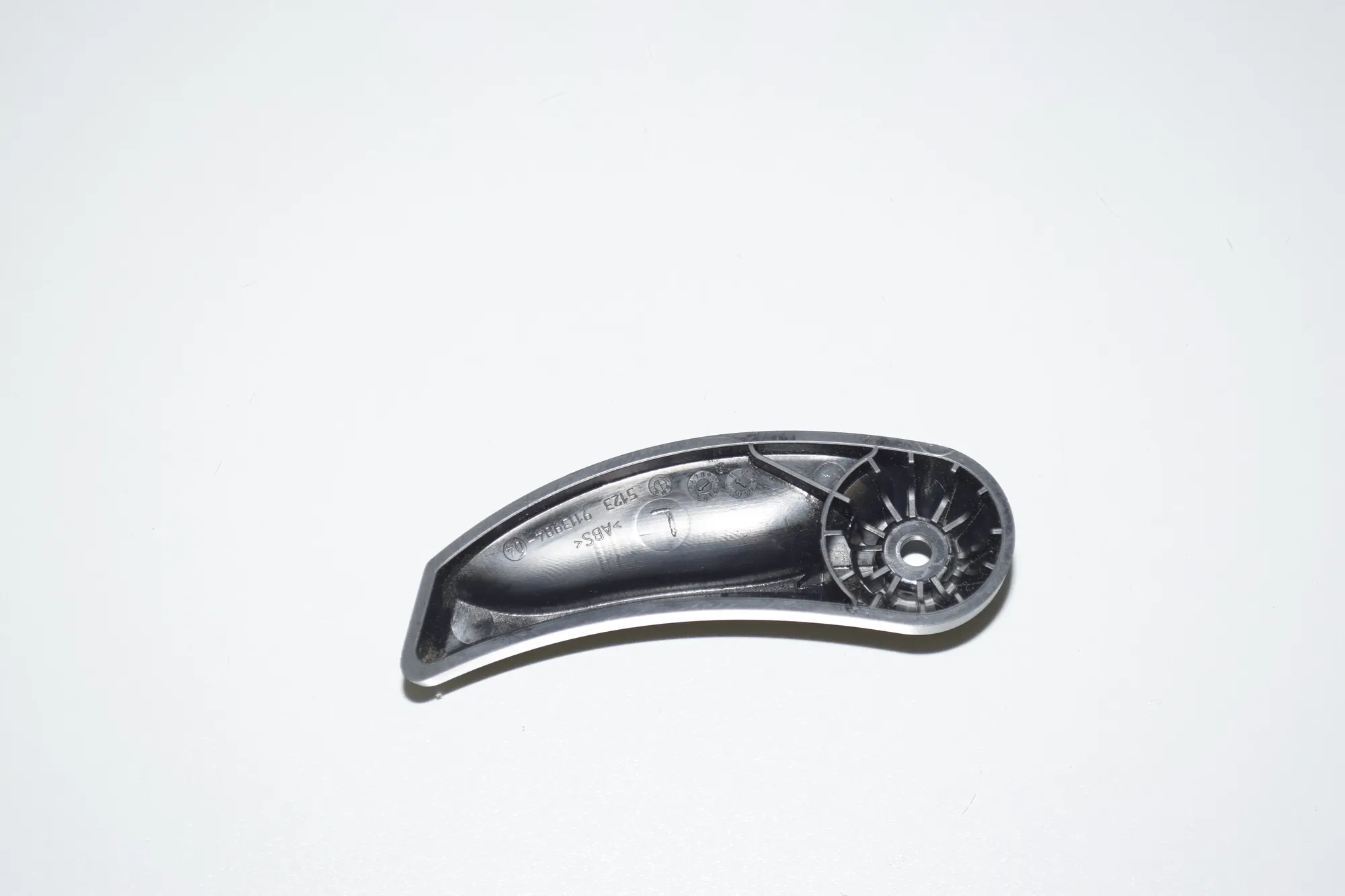 Bonnet Release Handle – OEM 9113984 · BMW 5 (F10) 525 d 2011 – 4