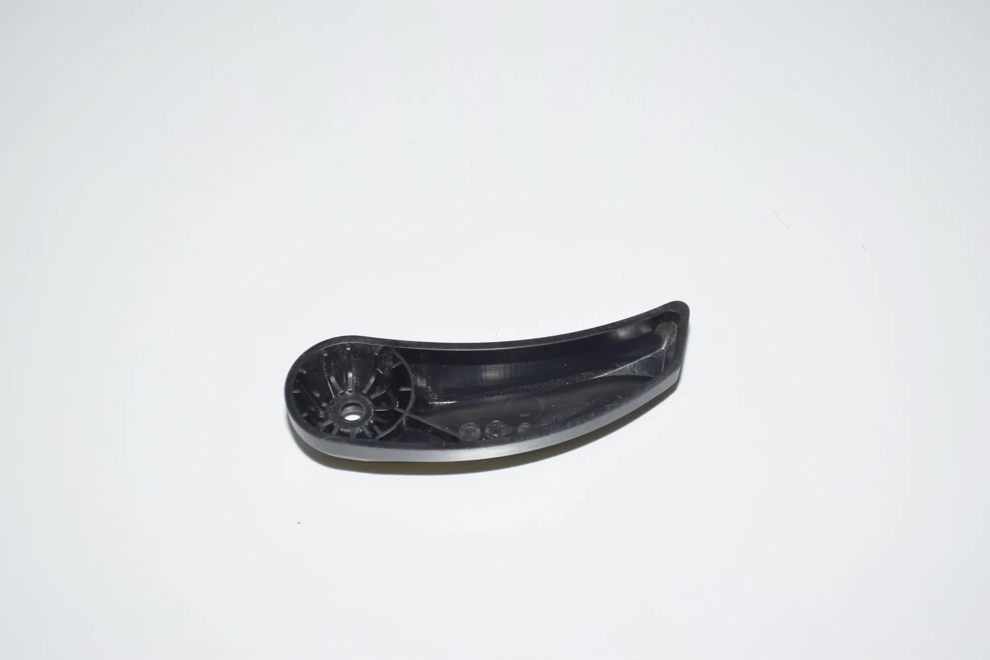 Bonnet Release Handle – OEM 9113984 · BMW 5 (F10) 525 d 2011 – 3