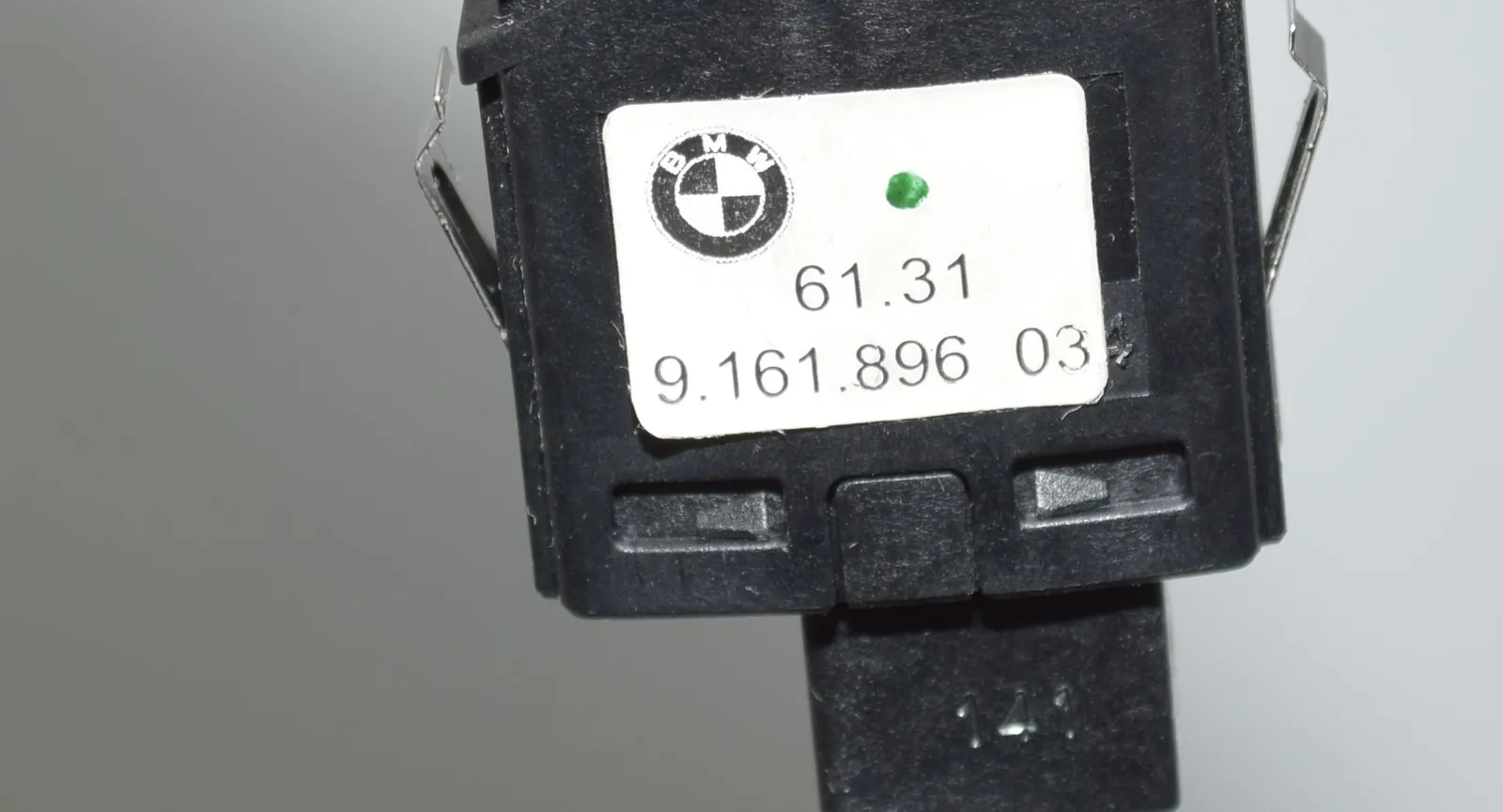 Hazard Button – OEM 9161896 · BMW 5 (F10) 525 d 2011 – 4