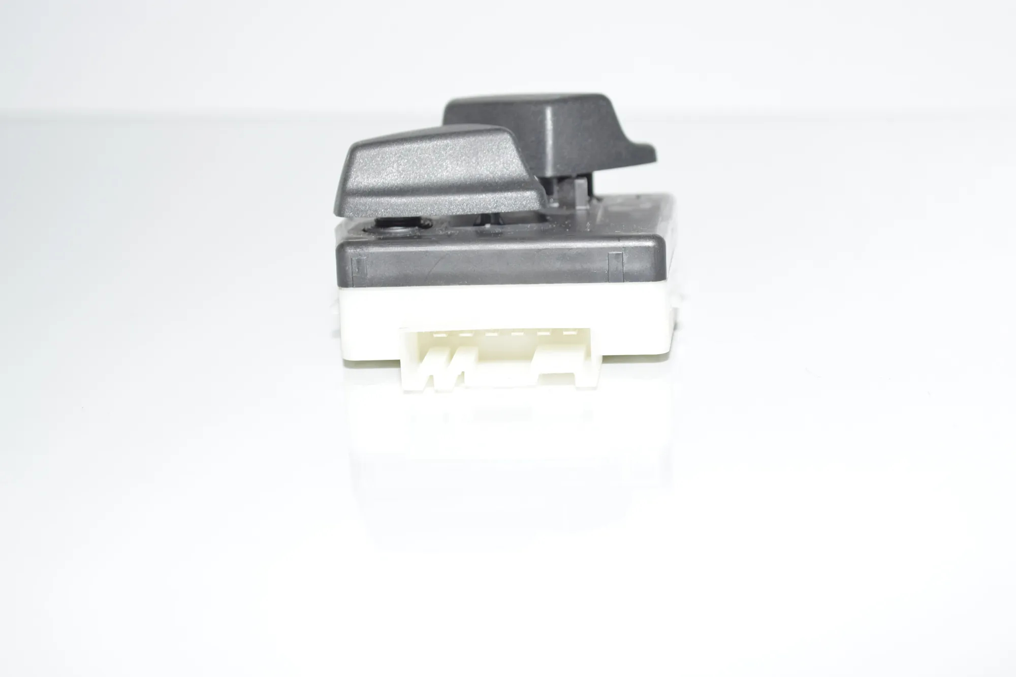 Right Seat Control Buttons – OEM 6958526 · BMW 5 (F10) 525 d 2011 – 4
