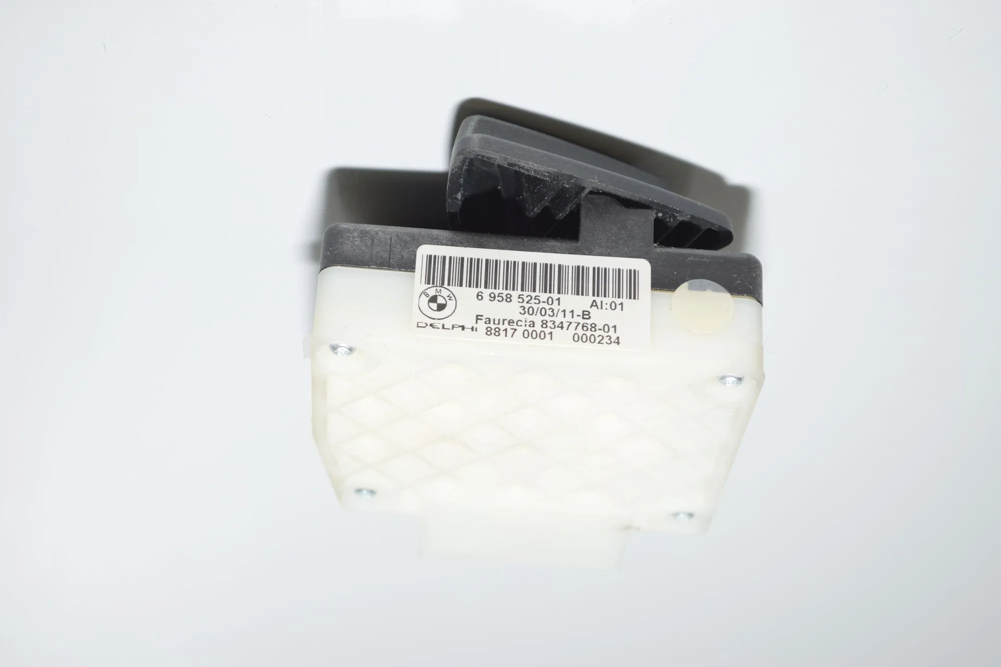 Left Seat Control Switches – OEM 6958525 · BMW 5 (F10) 525 d 2011 – 4