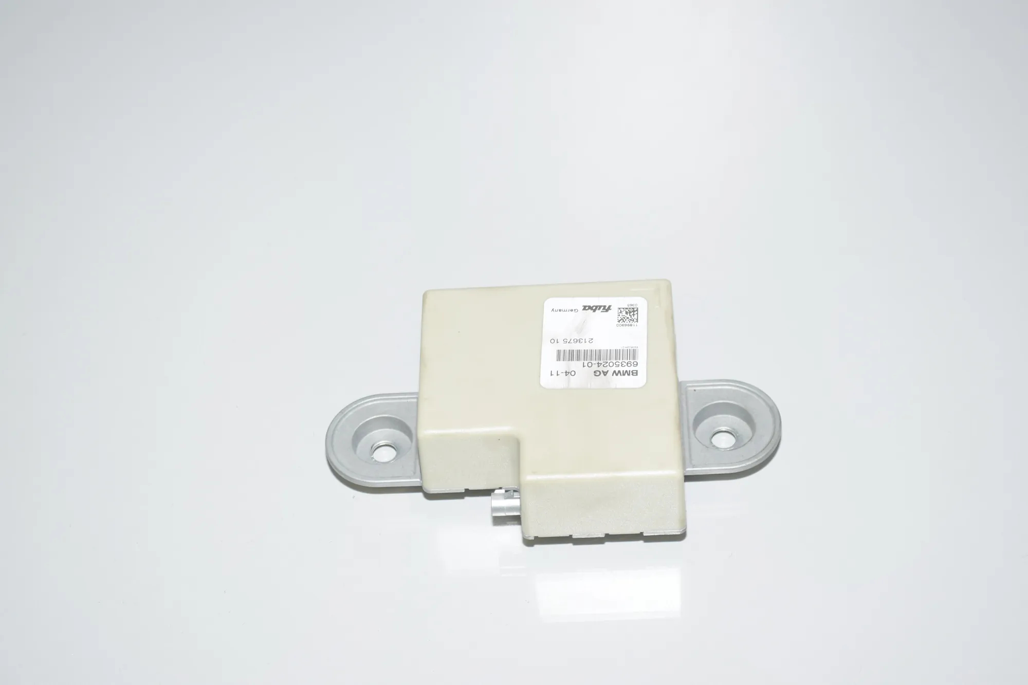 Antenna Amplifier – OEM 6935024 · BMW 5 (F10) 525 d 2011 – 2