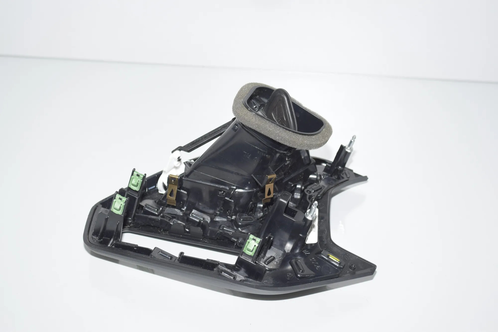 Dashboard Air Vents – OEM 64226823190 · BMW 2 Gran Coupe (F44) BMW 2 Gran Coupe (F44) 228i xDrive 2019 – 4