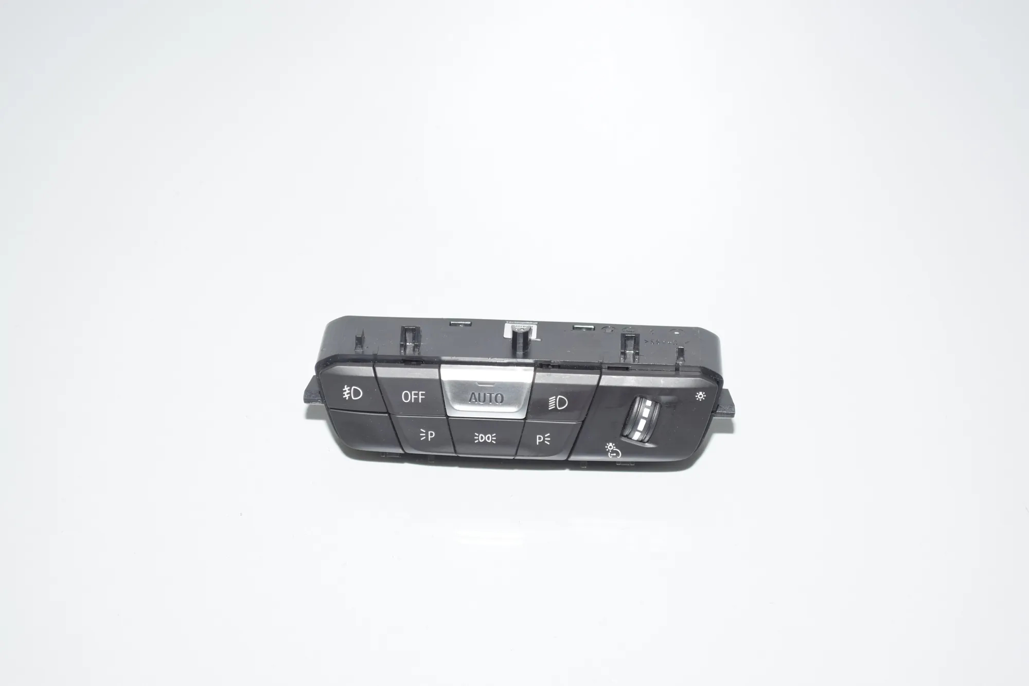 Button Switch Panel – OEM 5A16AB3 · BMW 2 Gran Coupe (F44) BMW 2 Gran Coupe (F44) 228i xDrive 2019