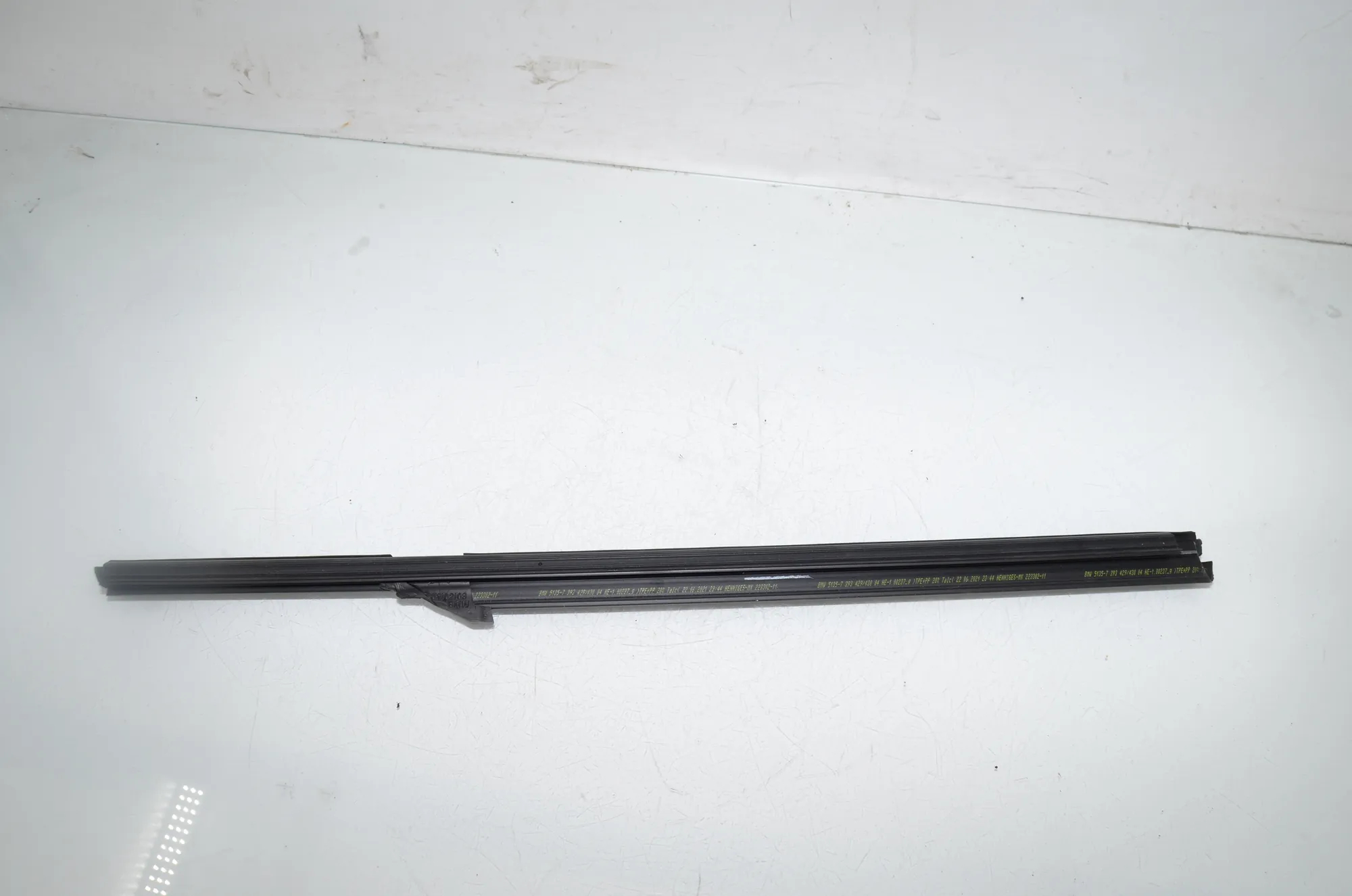 Rear Right Door Window Strip – OEM 7393429 · BMW X3 (G01, F97) BMW X3 (G01, F97) xDrive 30 e Plug-in-Hybrid 2022 – 2