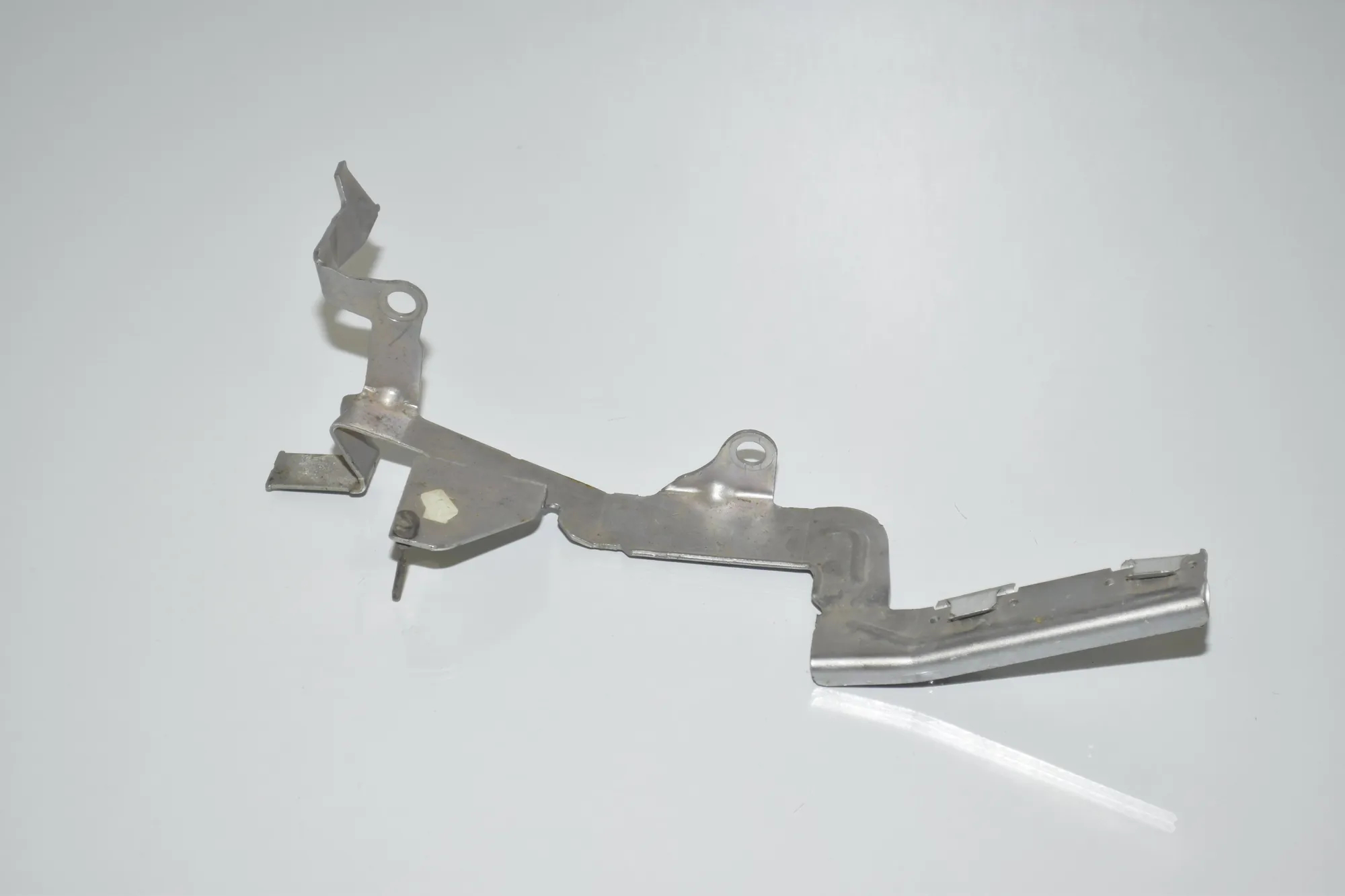 Bracket – OEM 13628570736 · BMW 3 (F30, F80) BMW 3 (F30, F80) 316 d 2014 – 3