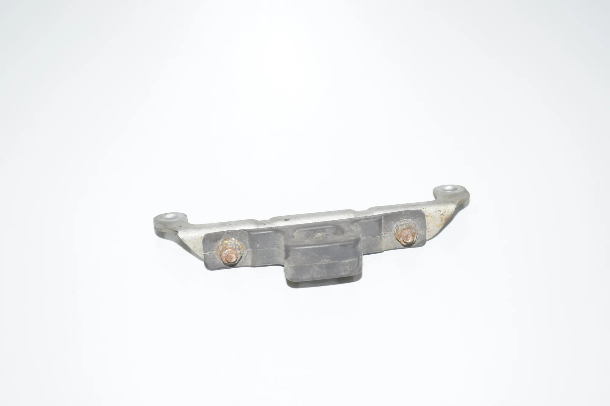 Exhaust Holder – OEM 18207505801 · BMW 5 (E60) BMW 5 (E60) 540 i 2006 – 3