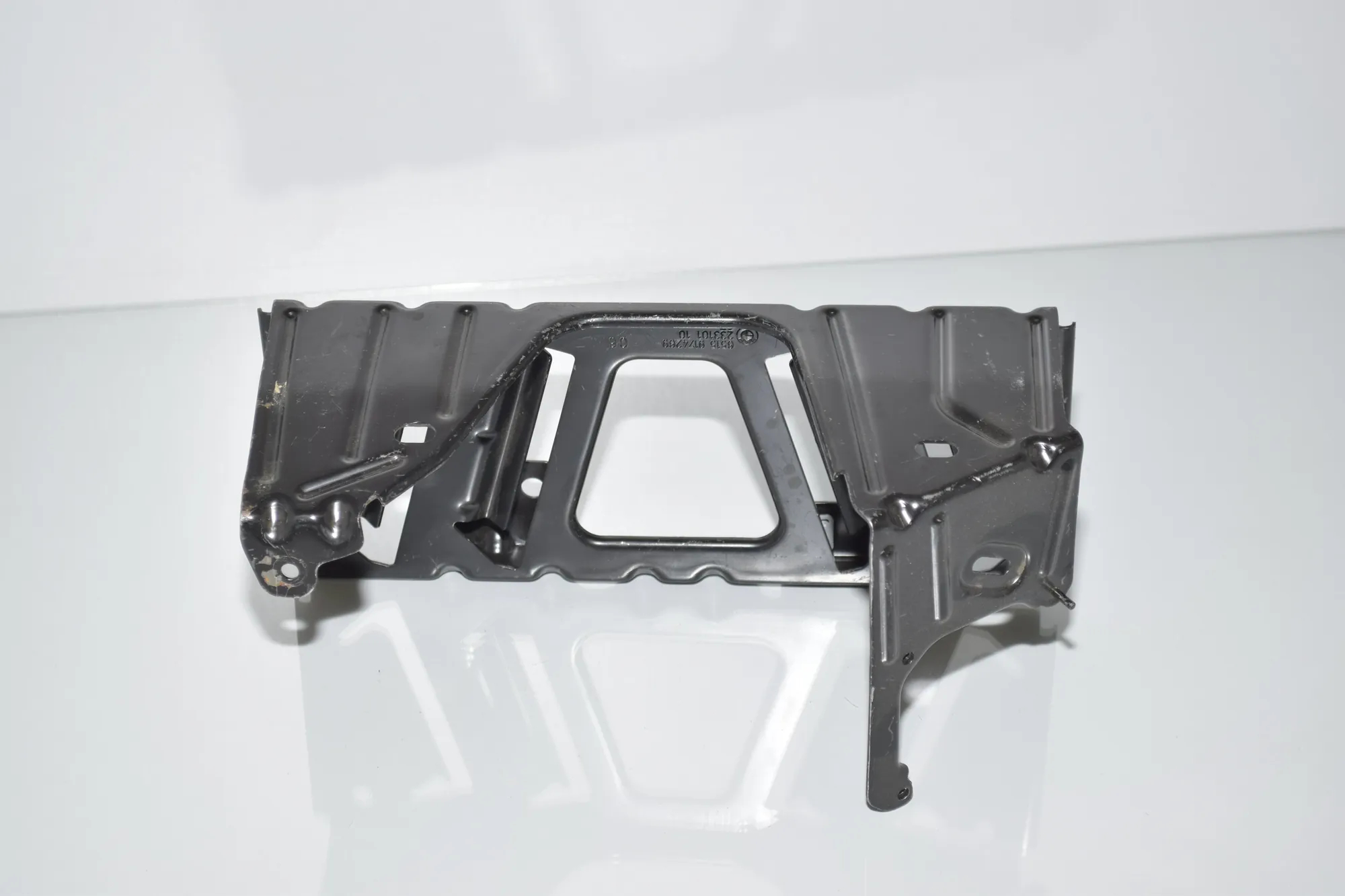 Bracket – OEM 65159174269 · BMW 6 Gran Coupe (F06) BMW 6 Gran Coupe (F06) 640 d 2011 – 4