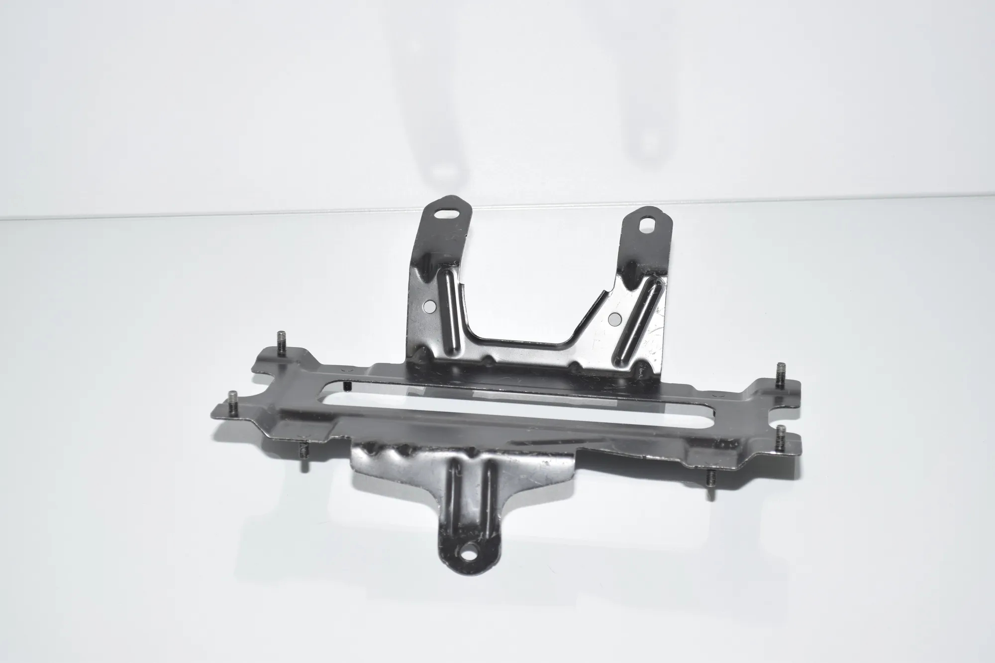 Bracket – OEM 65159174271 · BMW 5 (F10) BMW 5 (F10) 520 d 2010 – 3