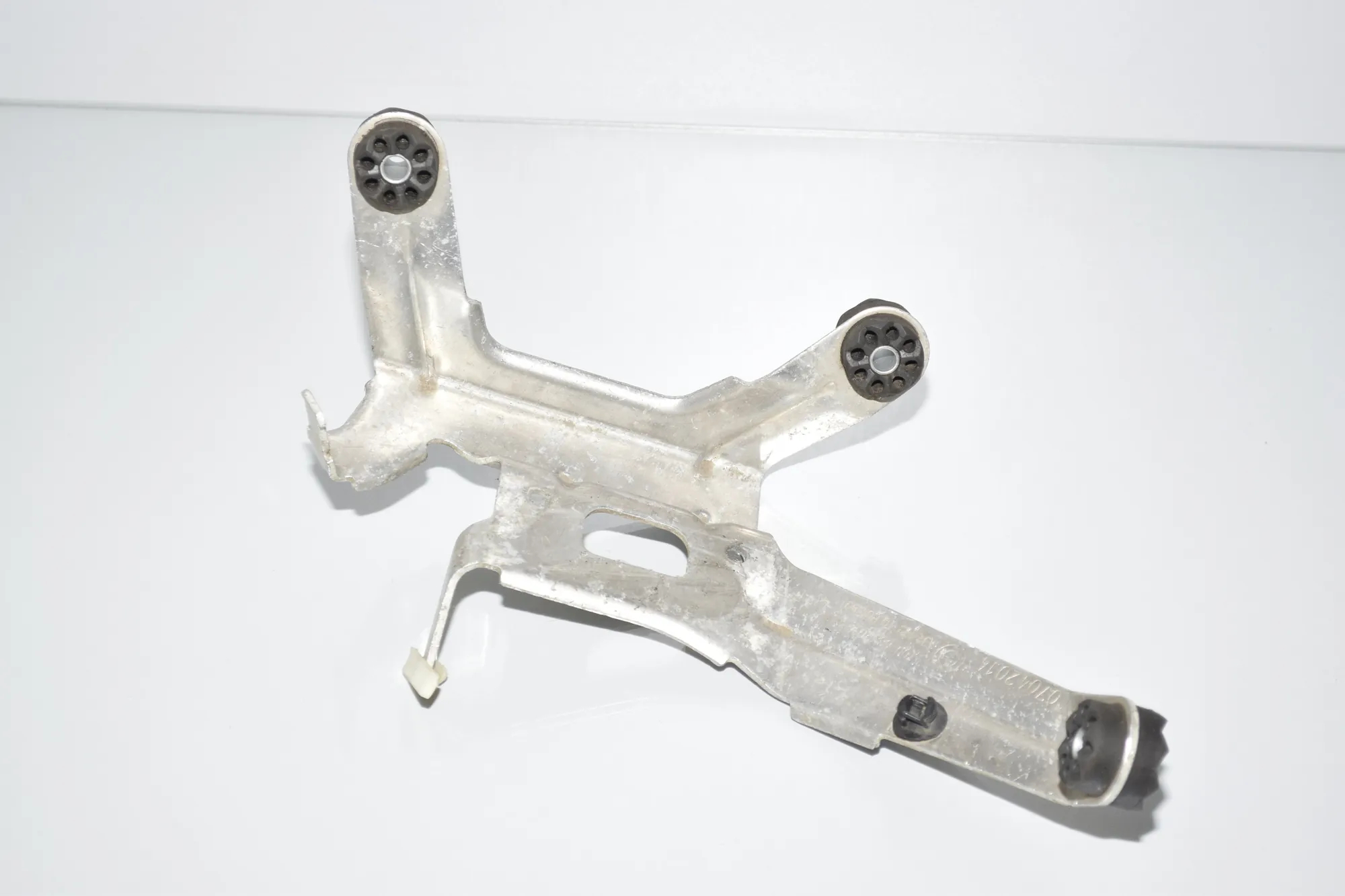 ABS Pump Holder – OEM 34516852030 · BMW i3 (I01) BMW i3 (I01) Electric 2013 – 3