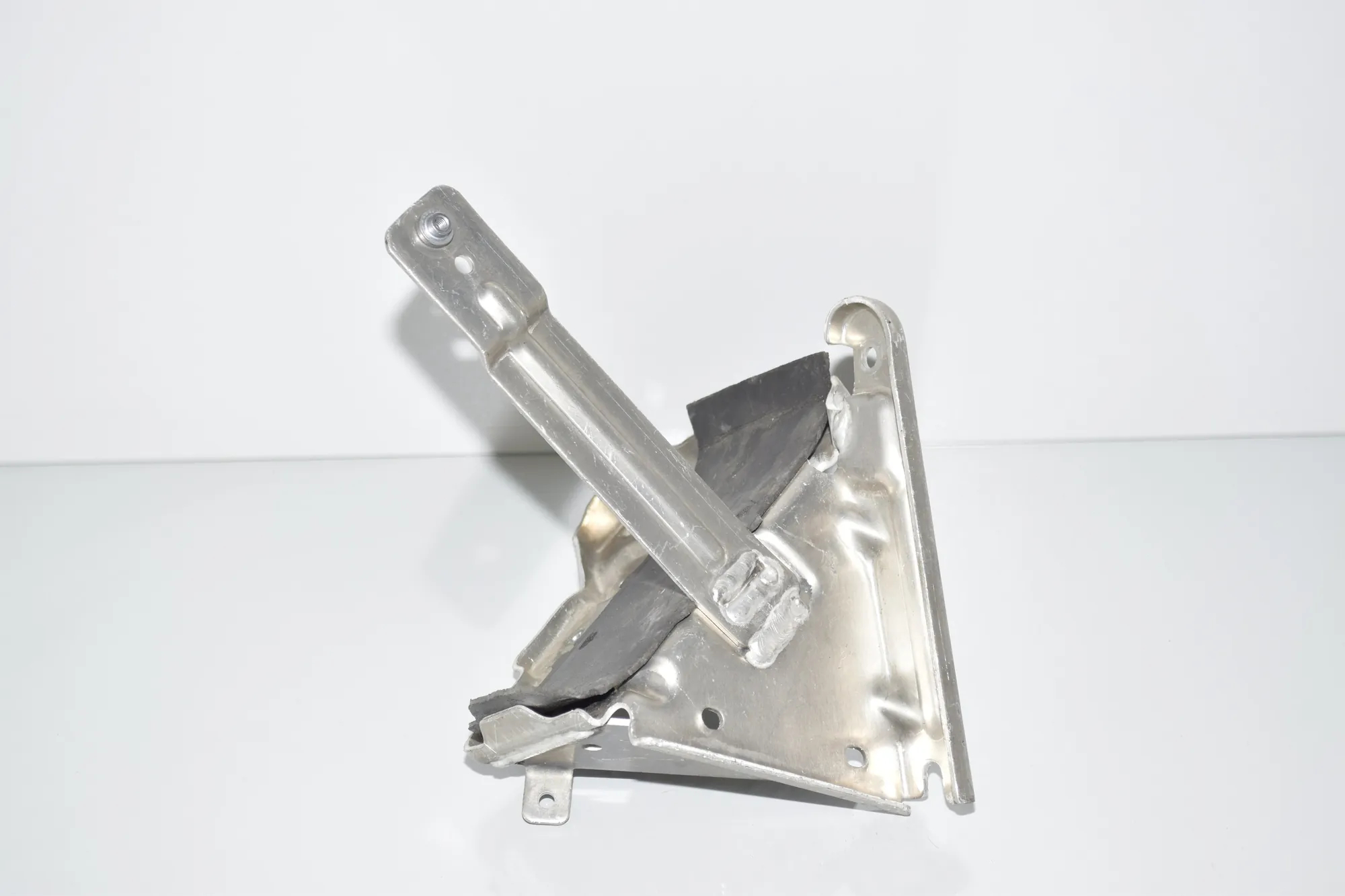 Battery Holder Tray – OEM 61218602813 · BMW i3 (I01) BMW i3 (I01) Electric 2013 – 4