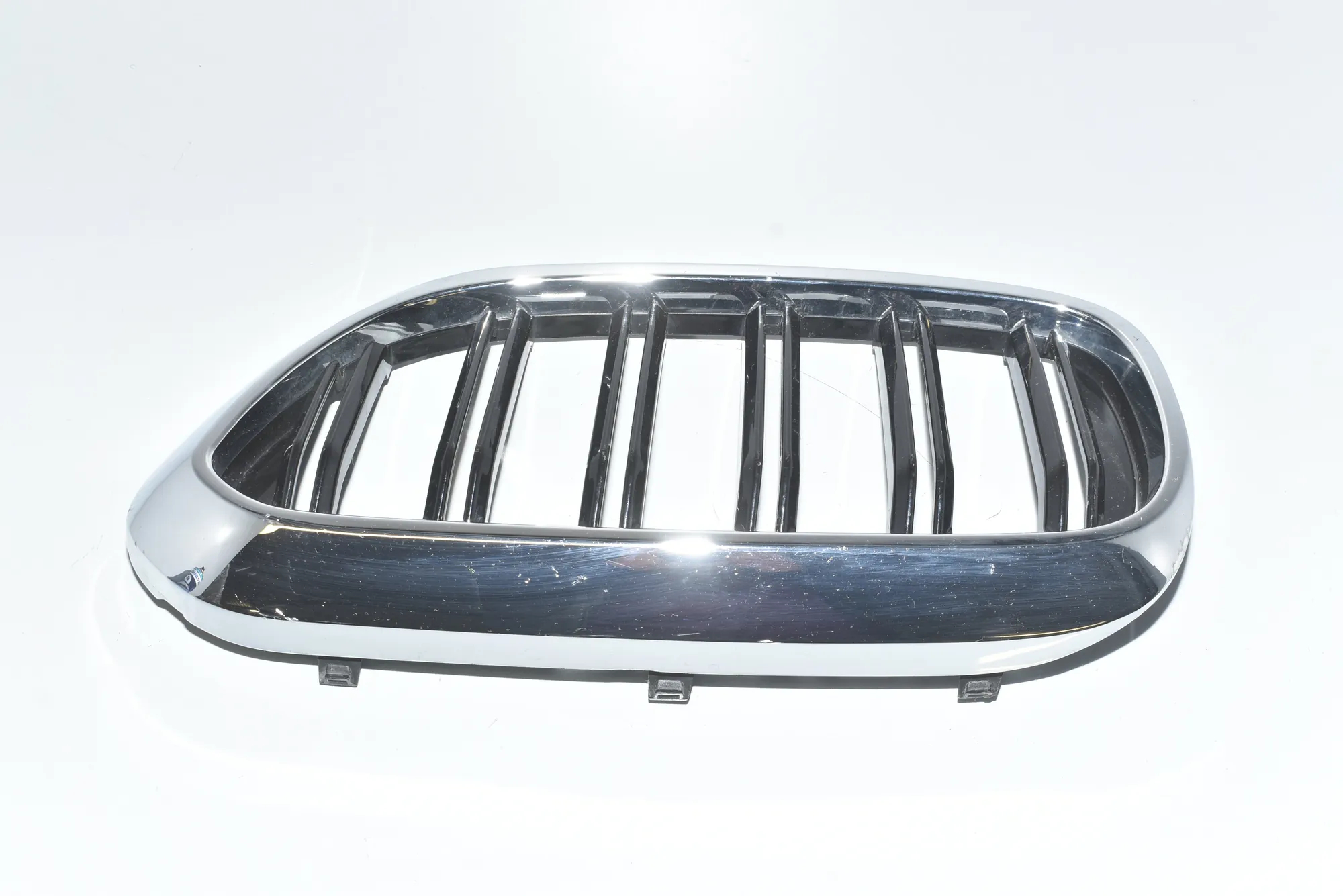 Front Left Grill – OEM FS0530L · BMW 5 (G30) BMW 5 (G30) 530 d 2018 – 2