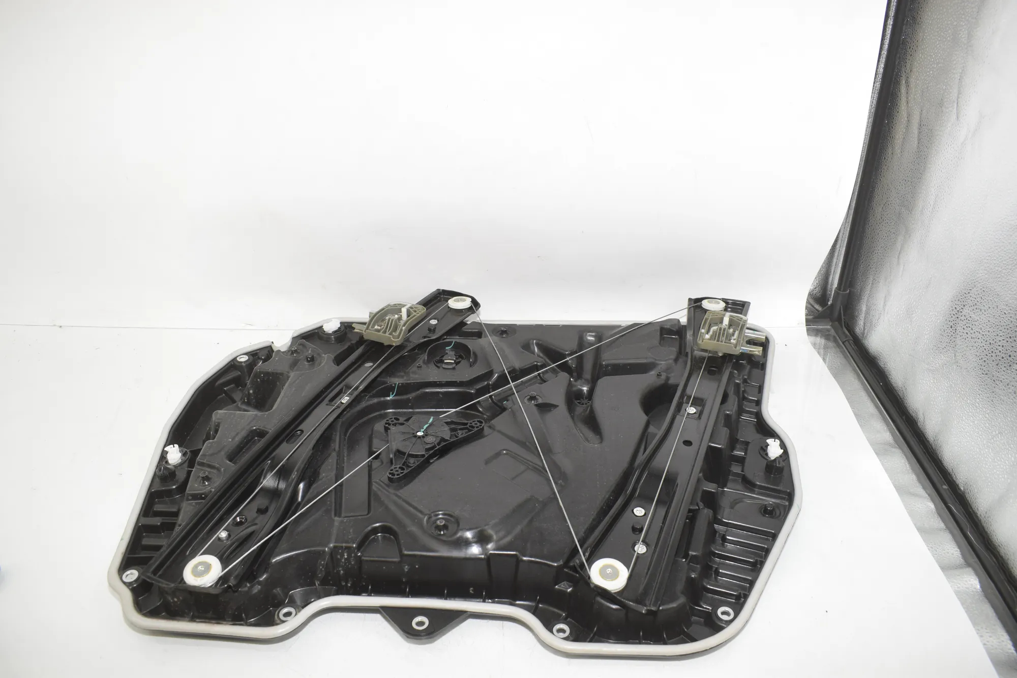 Front Right Door Window Regulator – OEM 7486429 · BMW iX3 (G08) BMW iX3 (G08) Electric (286 HP) 2020 – 3
