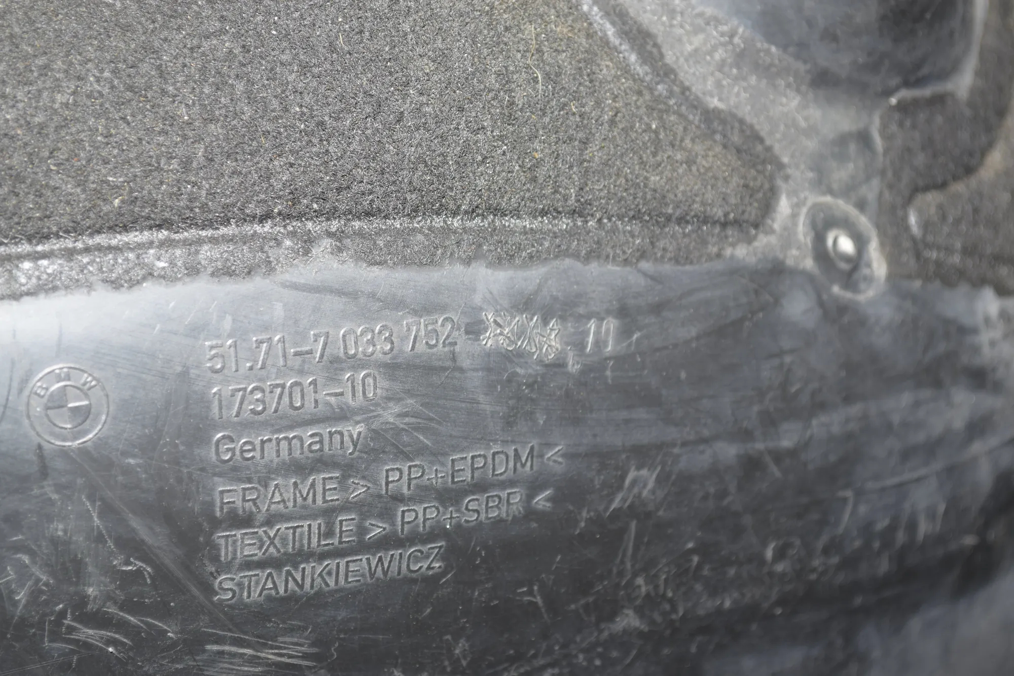Rear Right Arch Liner – OEM 51717033752 · BMW 5 (E60) BMW 5 (E60) 520 d 2005 – 6