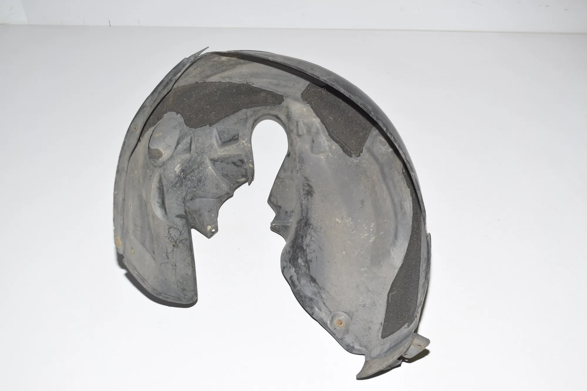 Rear Right Arch Liner – OEM 51717033752 · BMW 5 (E60) BMW 5 (E60) 520 d 2005