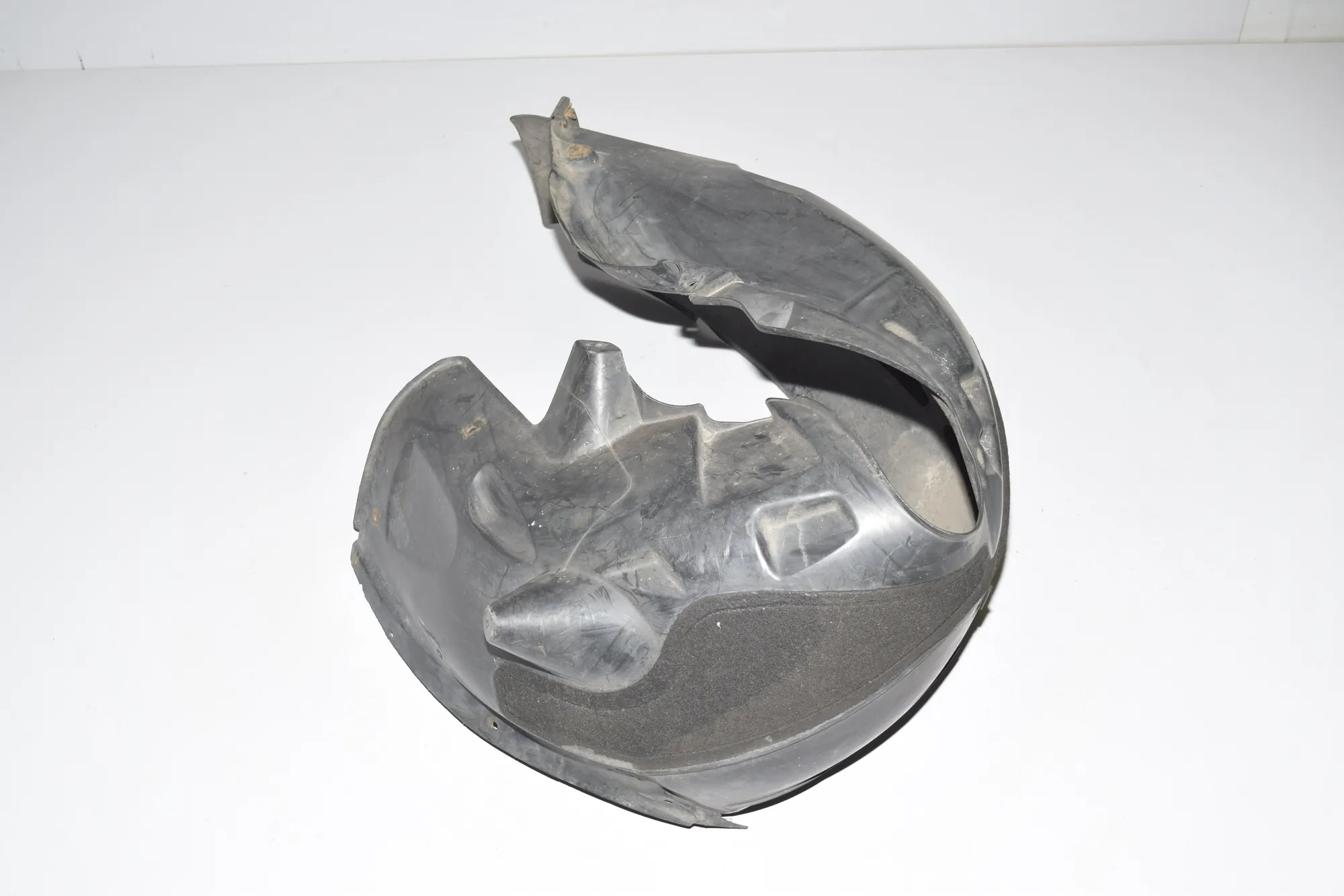 Rear Right Arch Liner – OEM 51717033752 · BMW 5 (E60) BMW 5 (E60) 520 d 2005 – 5