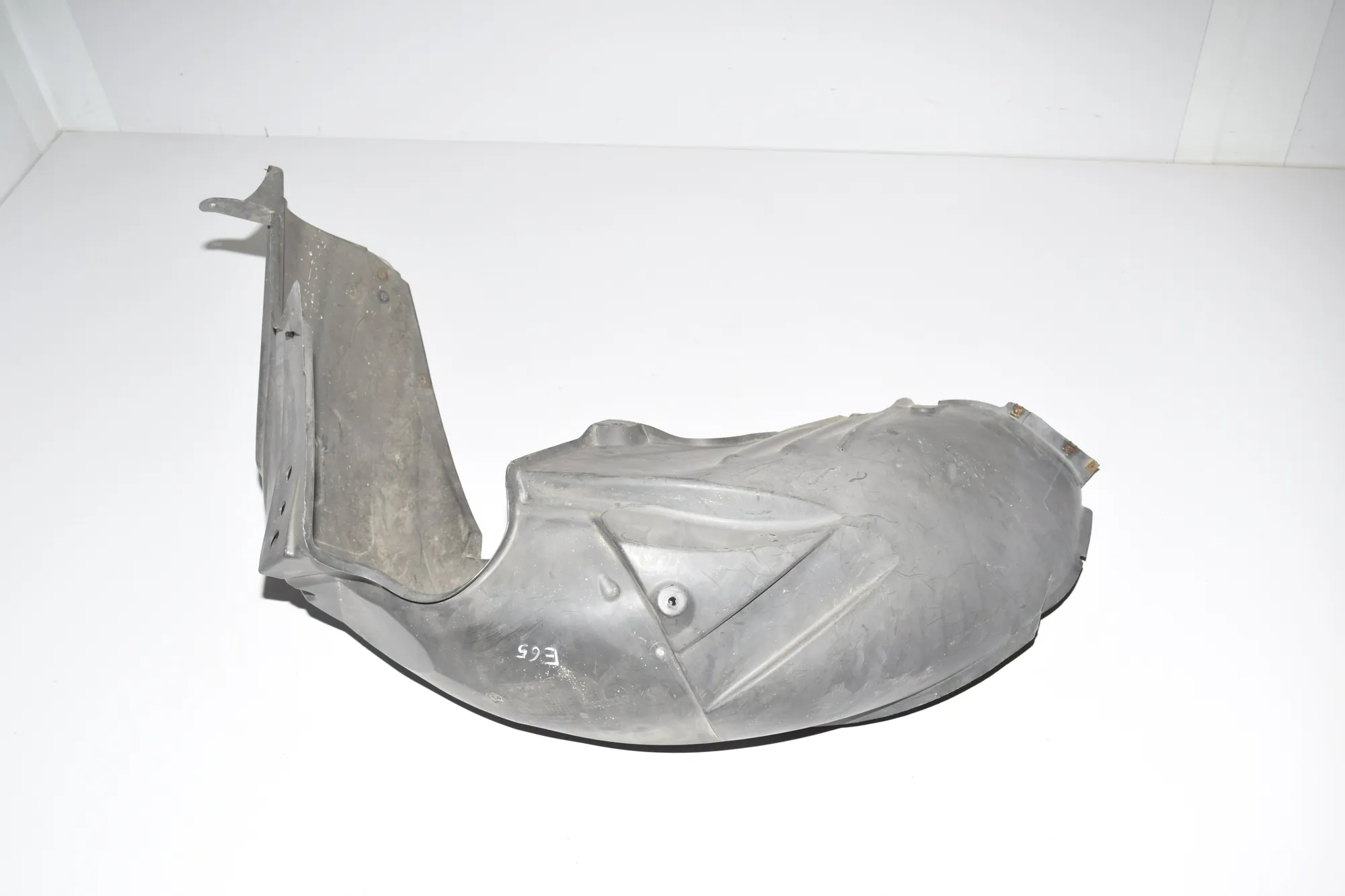 Rear Right Arch Liner – OEM 51718223378 · BMW 7 (E65, E66, E67) BMW 7 (E65, E66, E67) 730 d 2002 – 3