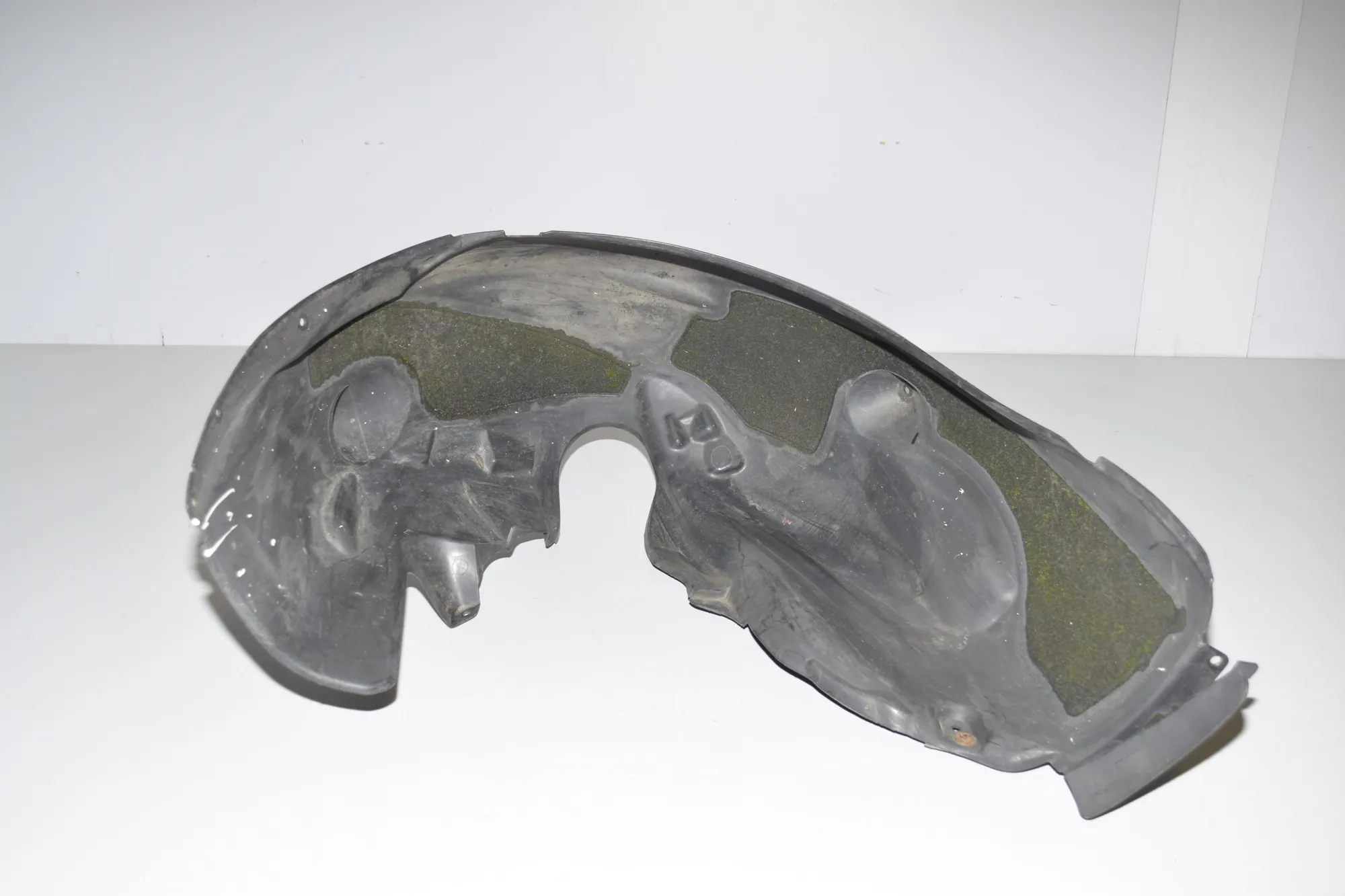 Rear Right Arch Liner – OEM 51717033752 · BMW 5 (E60) BMW 5 (E60) 520 d 2005 – 2