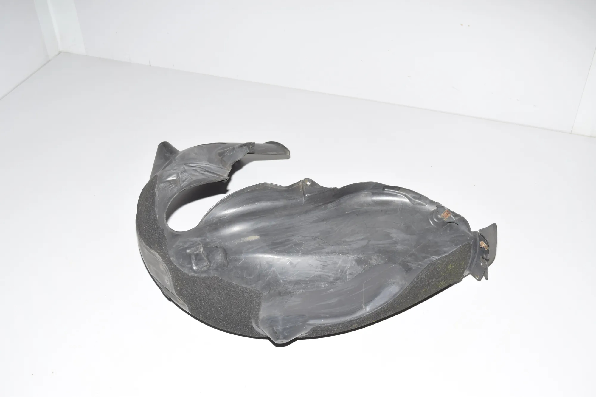 Rear Right Arch Liner – OEM 51717033752 · BMW 5 (E60) BMW 5 (E60) 520 d 2005 – 5