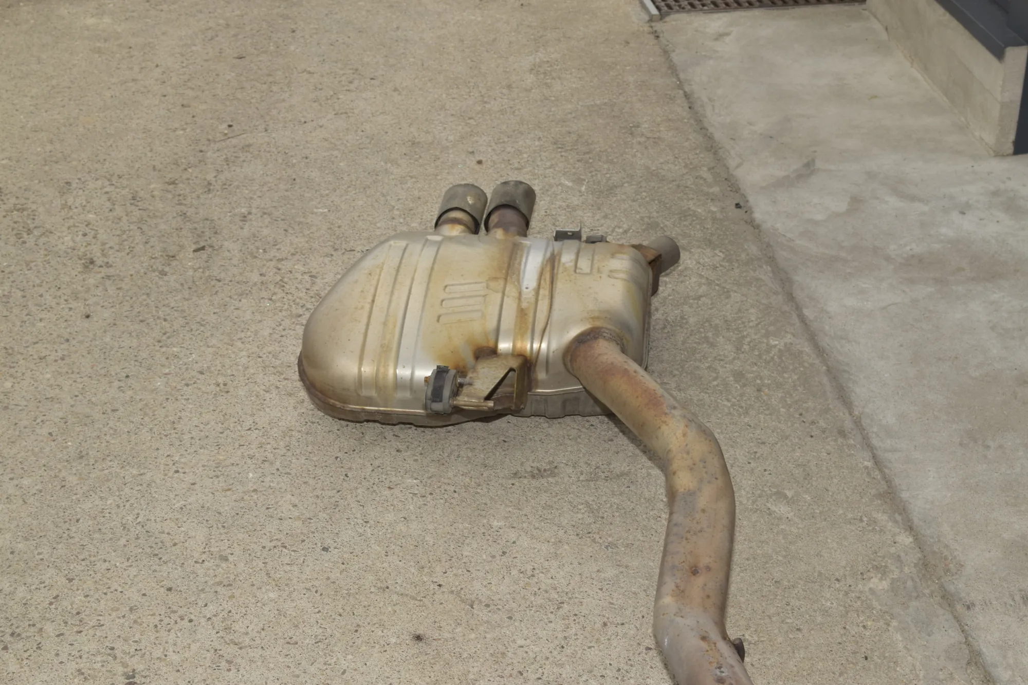 Exhaust – OEM 7807103 · BMW 5 (F10) 525 d 2010 – 5