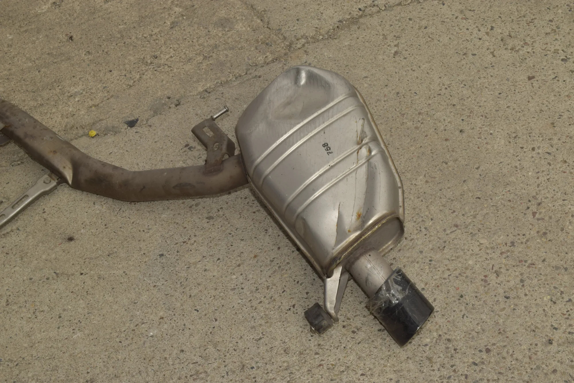 Exhaust – OEM 8517667 · BMW 6 Gran Coupe (F06) 640 d xDrive 2015 – 9