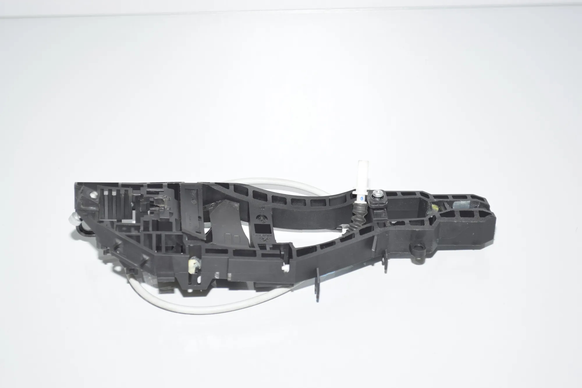 Front Right Door Interior Handle Frame – OEM 7380544 · BMW 4 Gran Coupe (F36) 440 i xDrive 2016 – 4