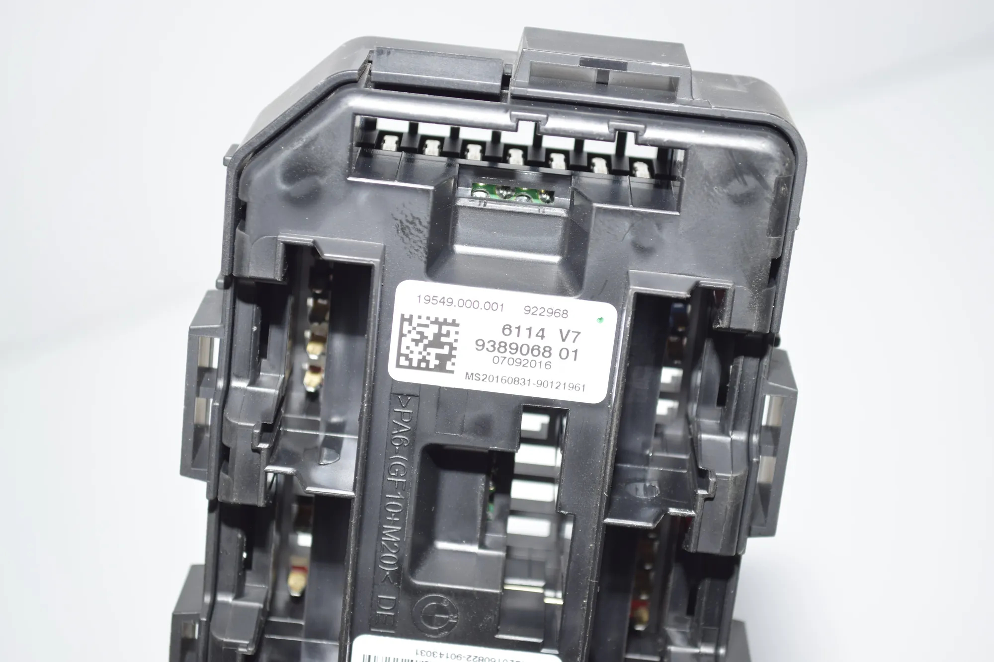 Fuse Box – OEM 9389068 · BMW 4 Gran Coupe (F36) 440 i xDrive 2016 – 5